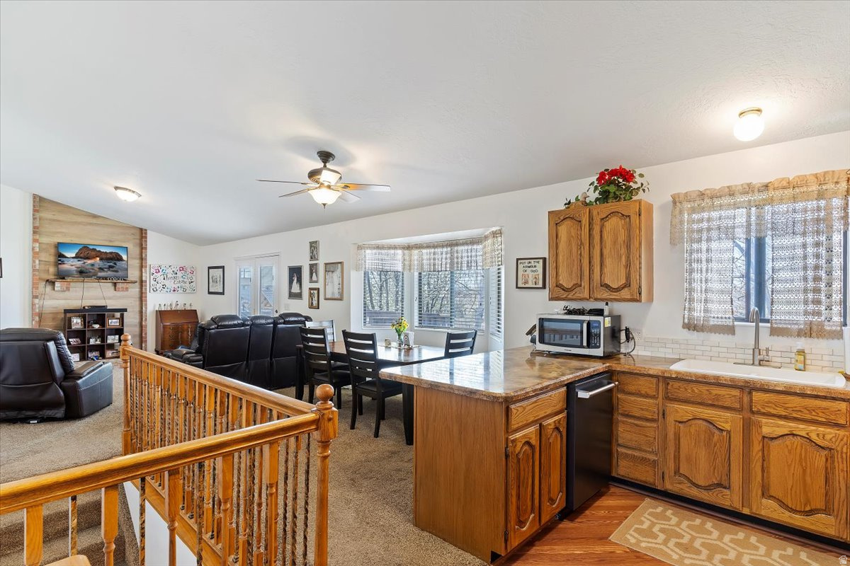 FLYING T STABLES - Residential