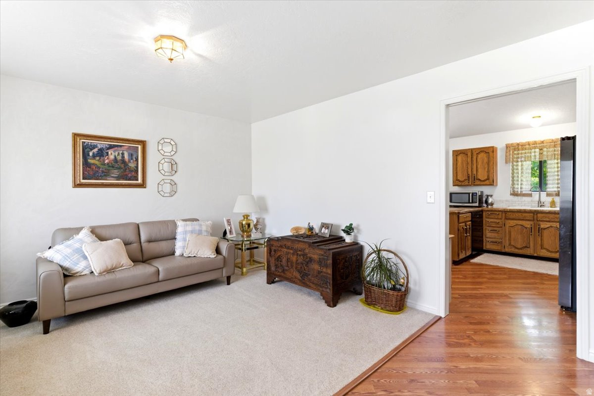 FLYING T STABLES - Residential