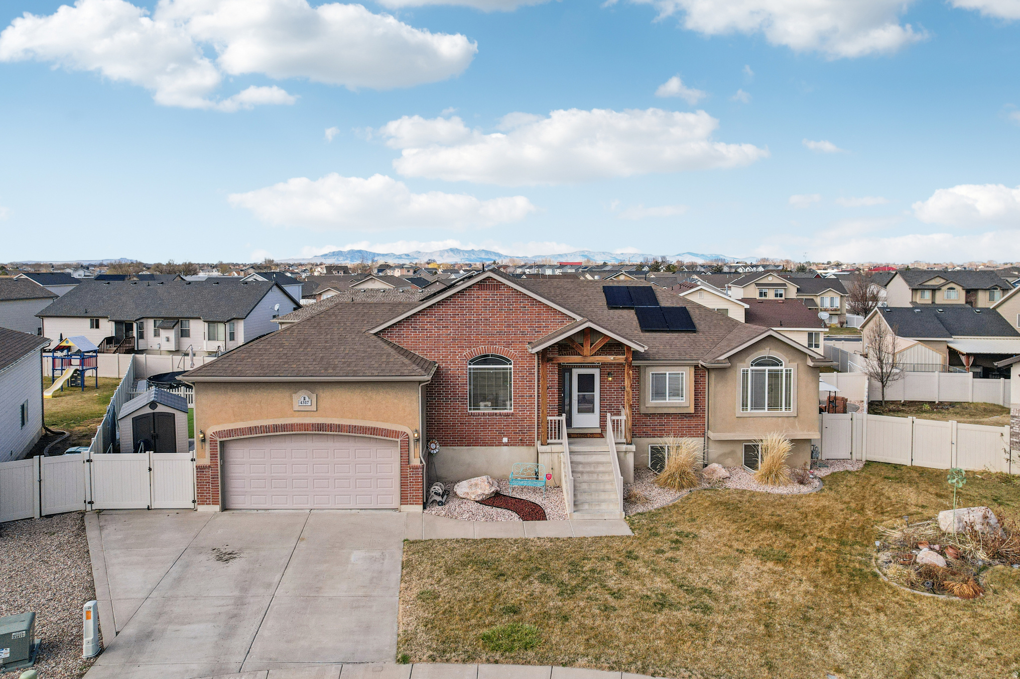 CANTERBURY CROSSING - Residential