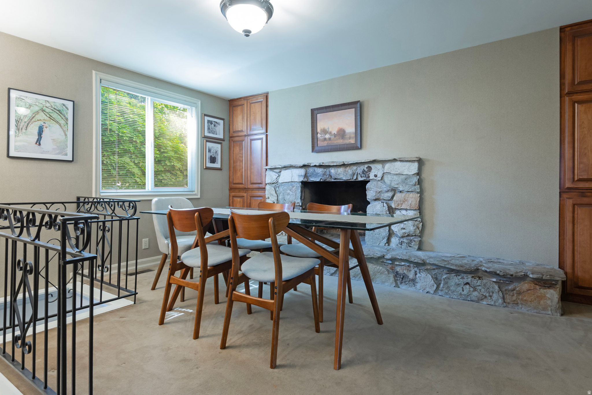 LAZY BAR - Residential