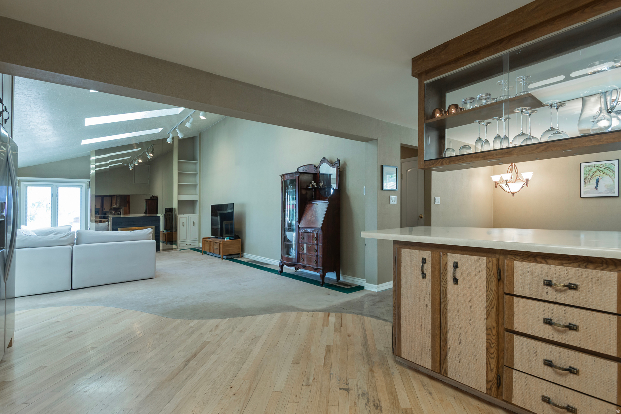 LAZY BAR - Residential
