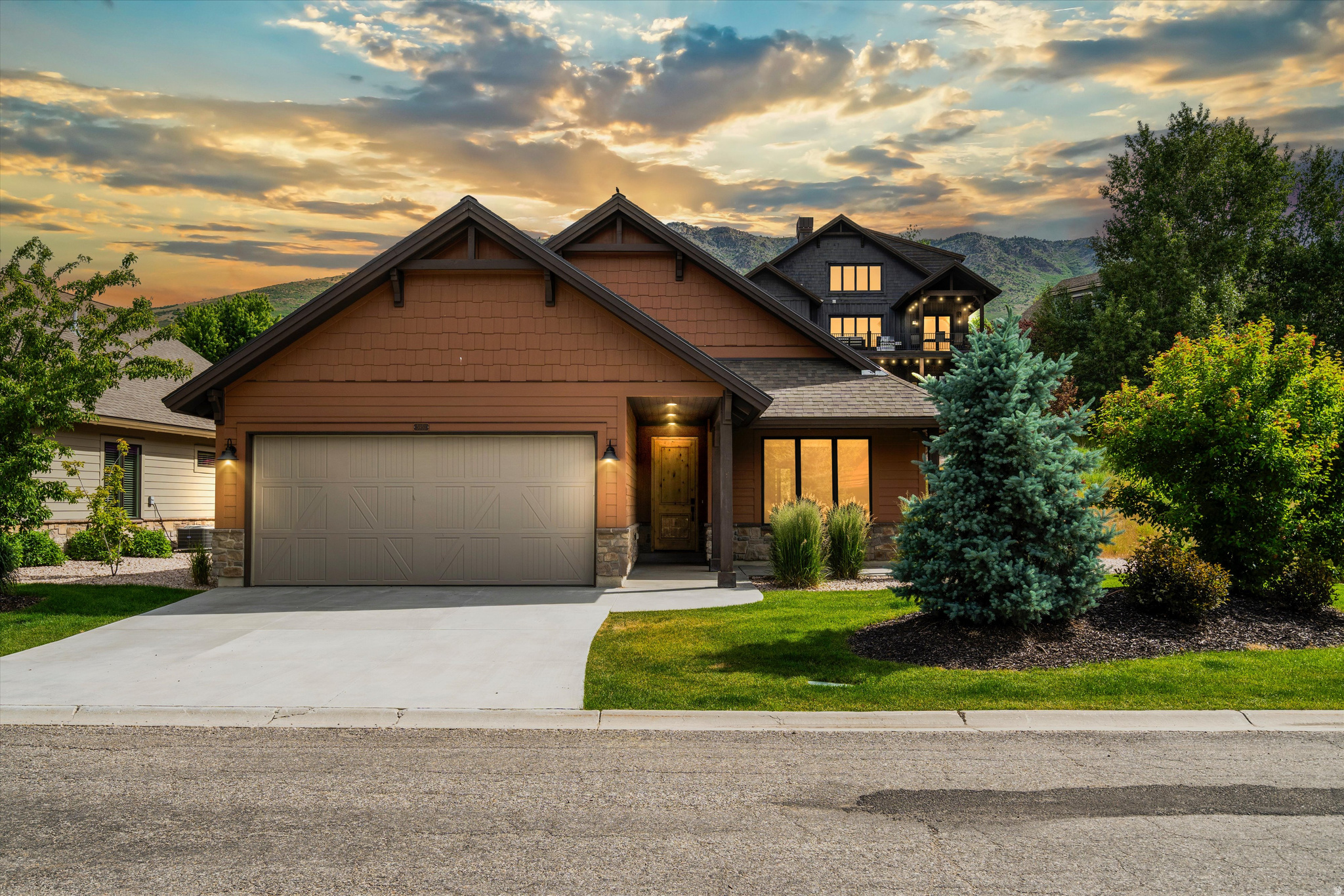 TRAPPERS RIDGE - Residential