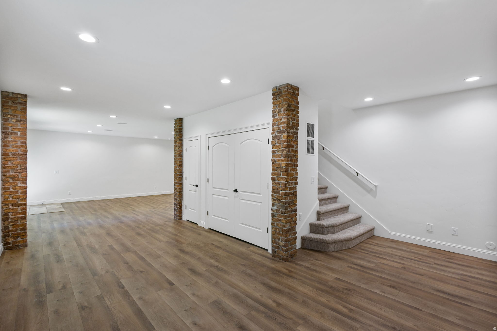 THE COVE AT VALLEY HILLS - Residential