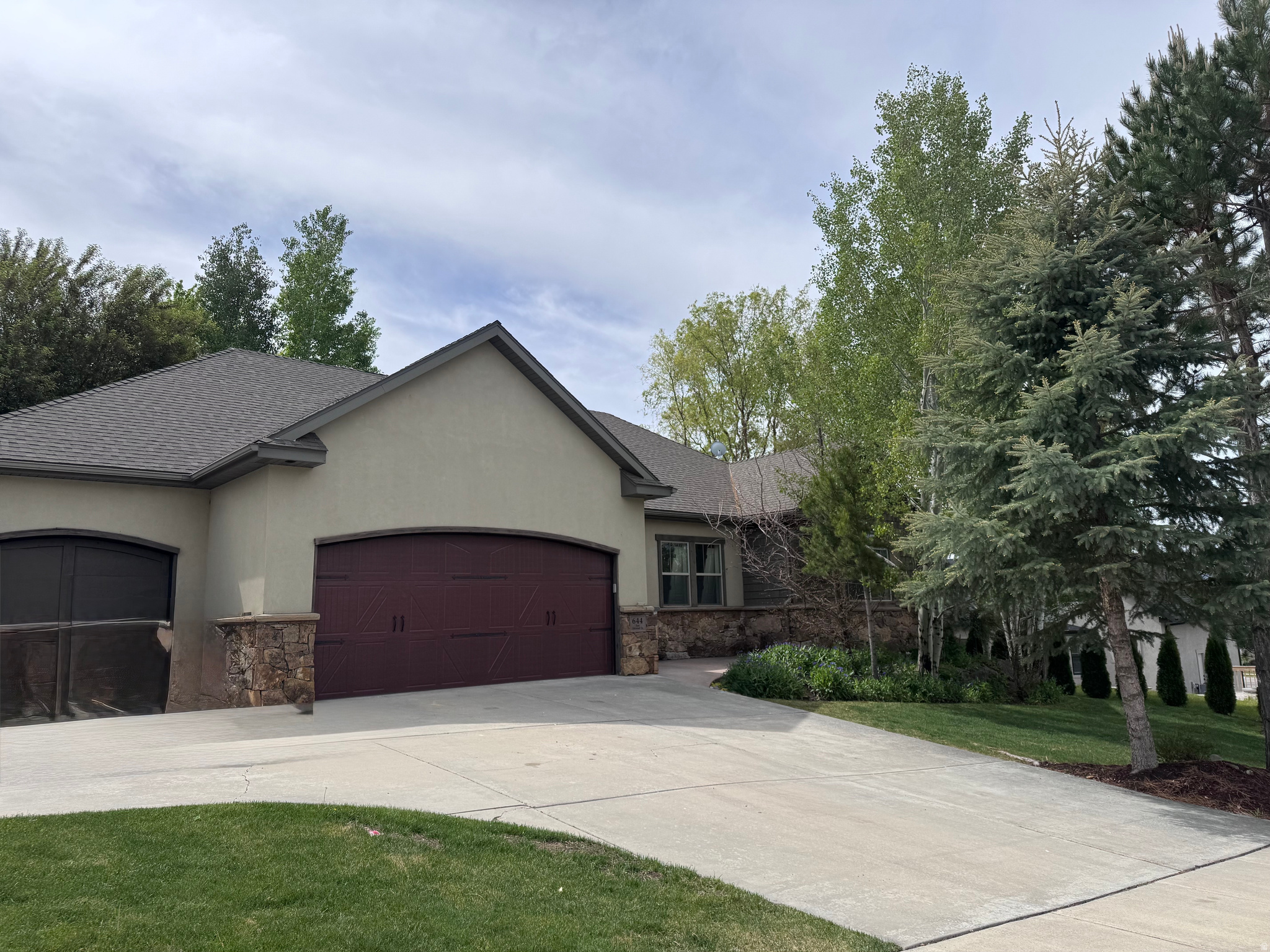 THE COVE AT VALLEY HILLS - Residential