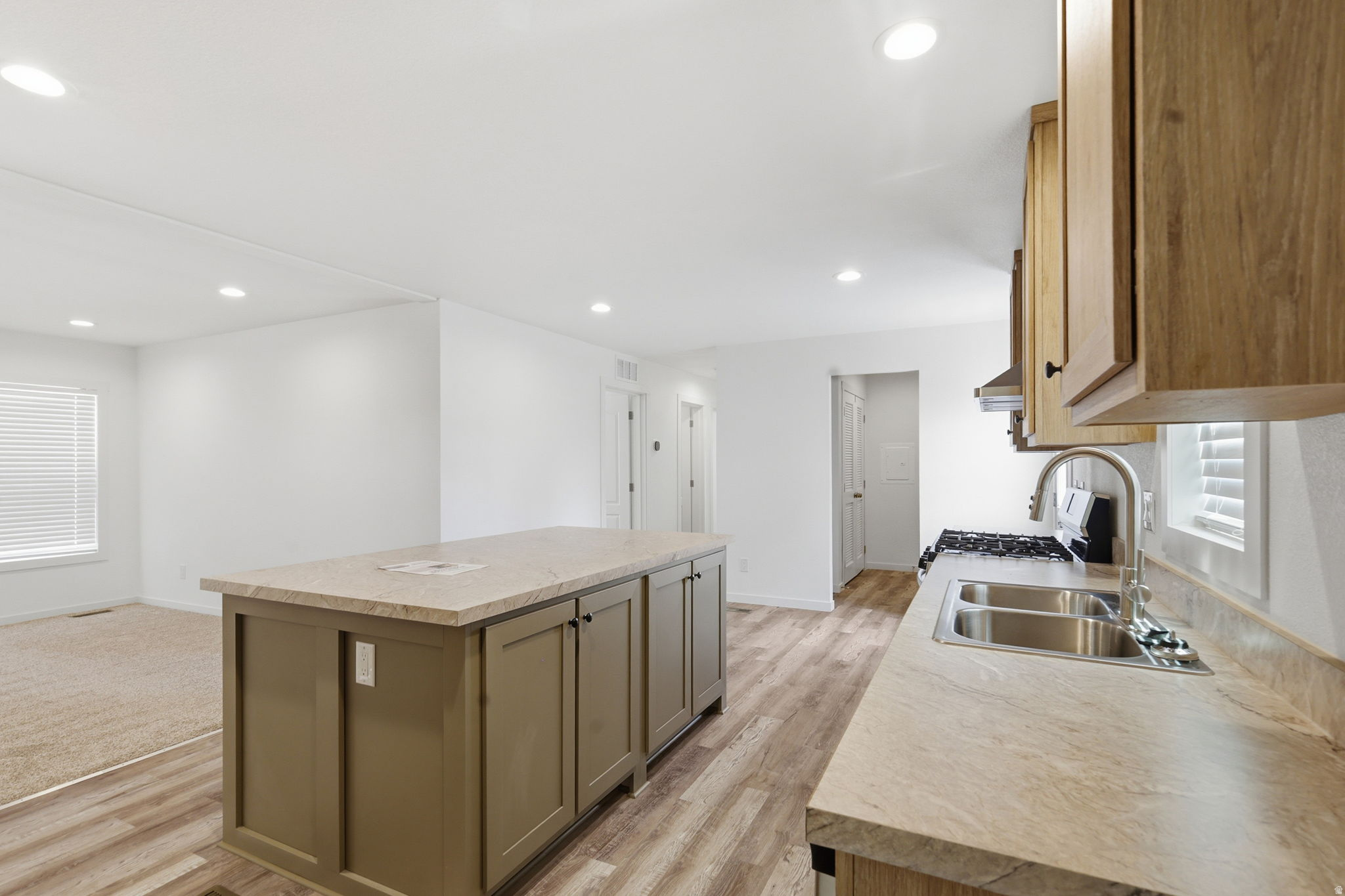 TOWN & COUNTRY - Residential