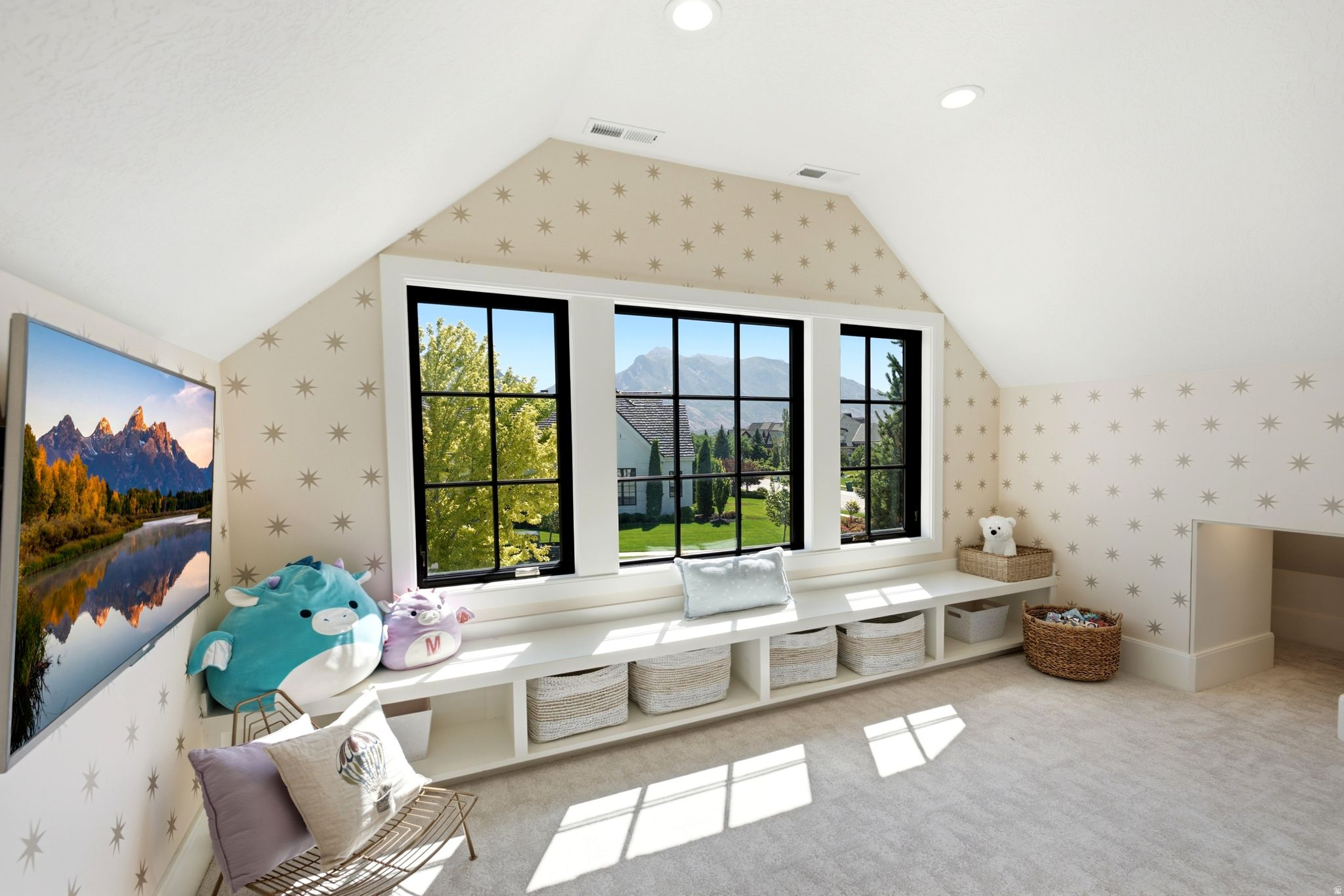 COUNTRY FRENCH ESTATES - Residential