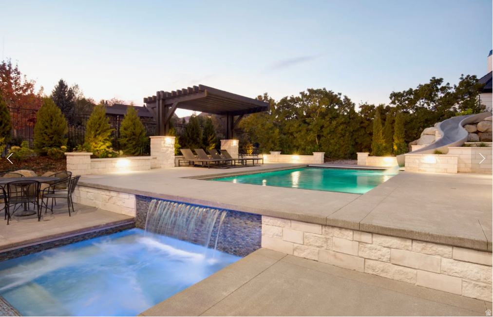 COUNTRY FRENCH ESTATES - Residential