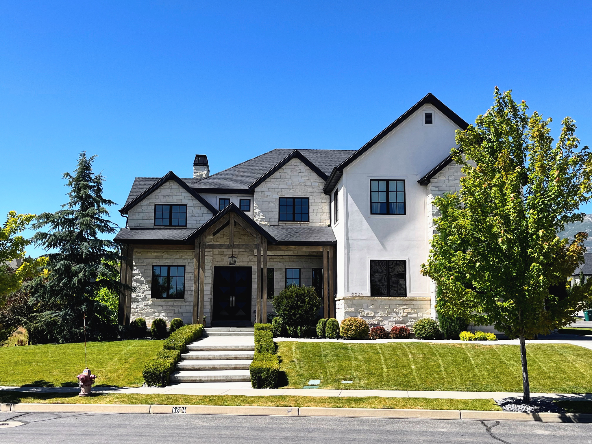 COUNTRY FRENCH ESTATES - Residential