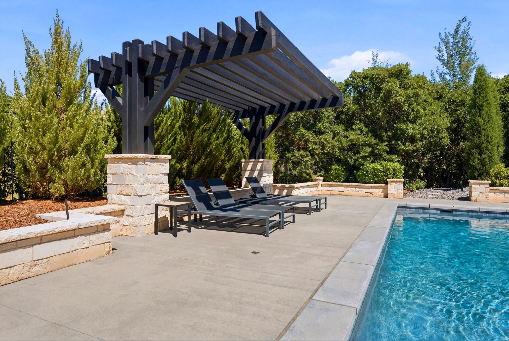 COUNTRY FRENCH ESTATES - Residential