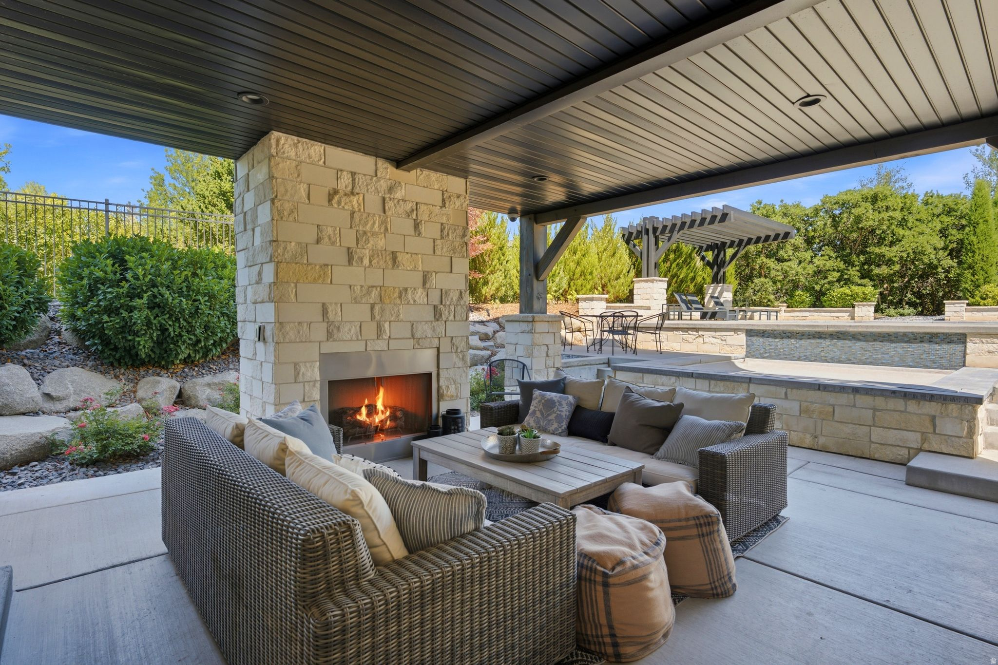COUNTRY FRENCH ESTATES - Residential