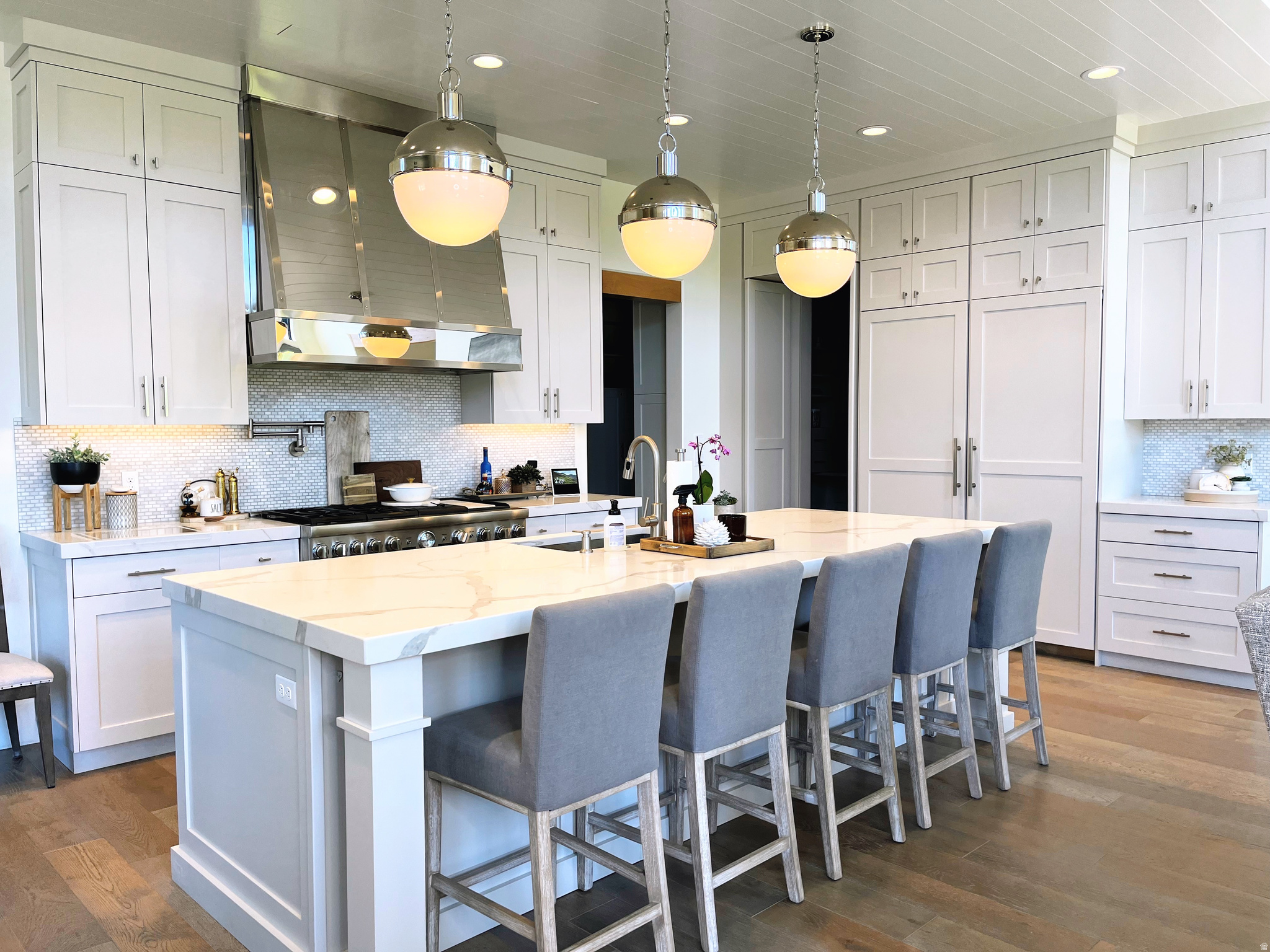 COUNTRY FRENCH ESTATES - Residential