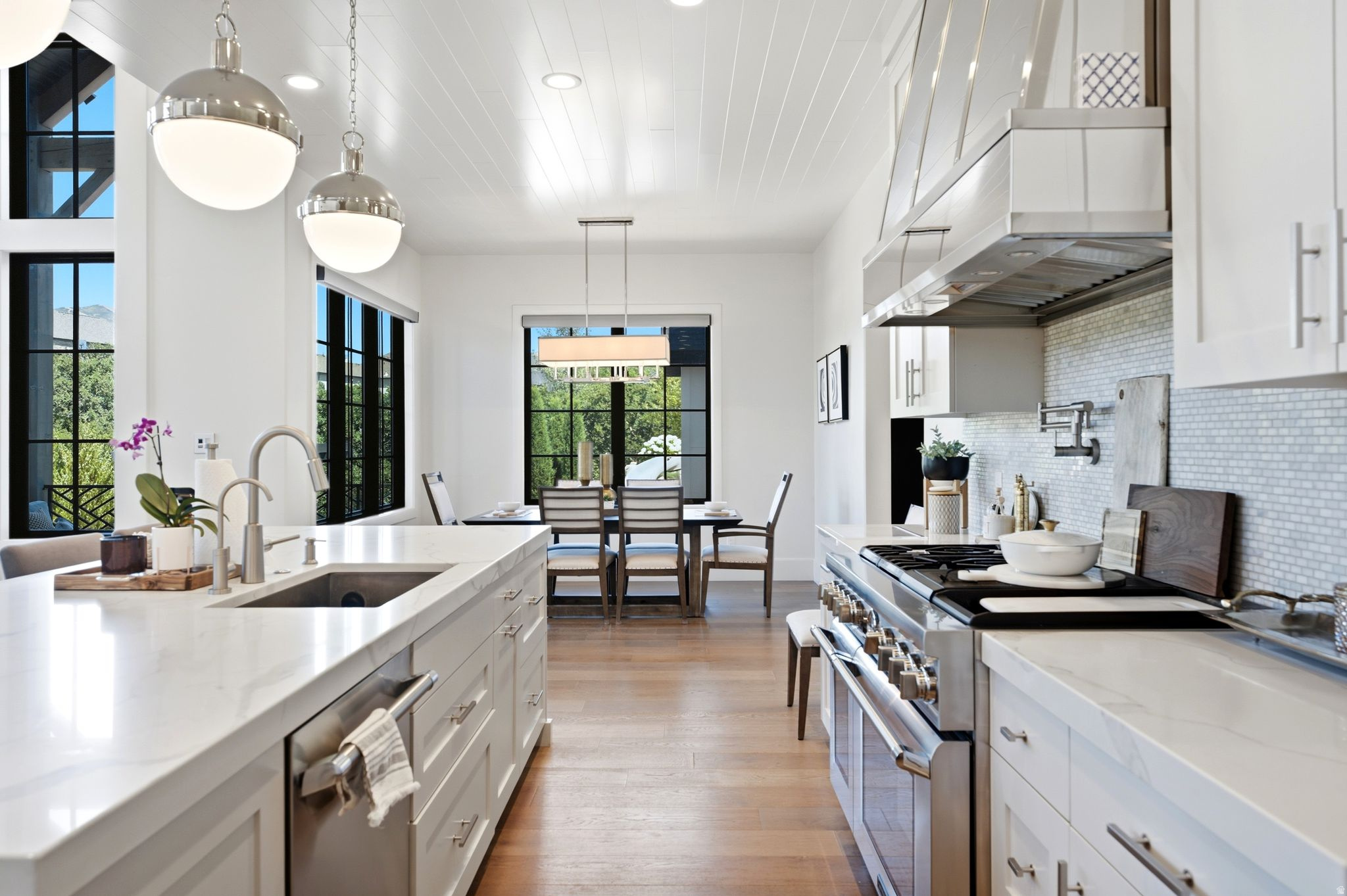 COUNTRY FRENCH ESTATES - Residential