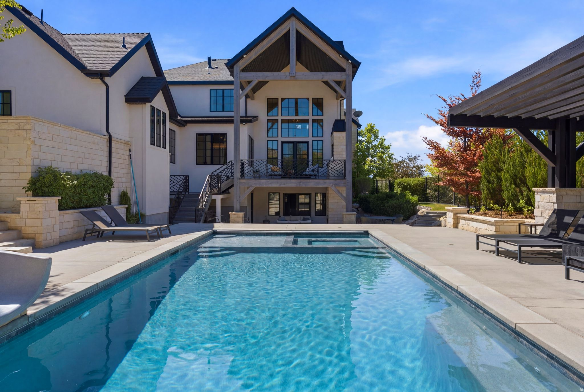 COUNTRY FRENCH ESTATES - Residential