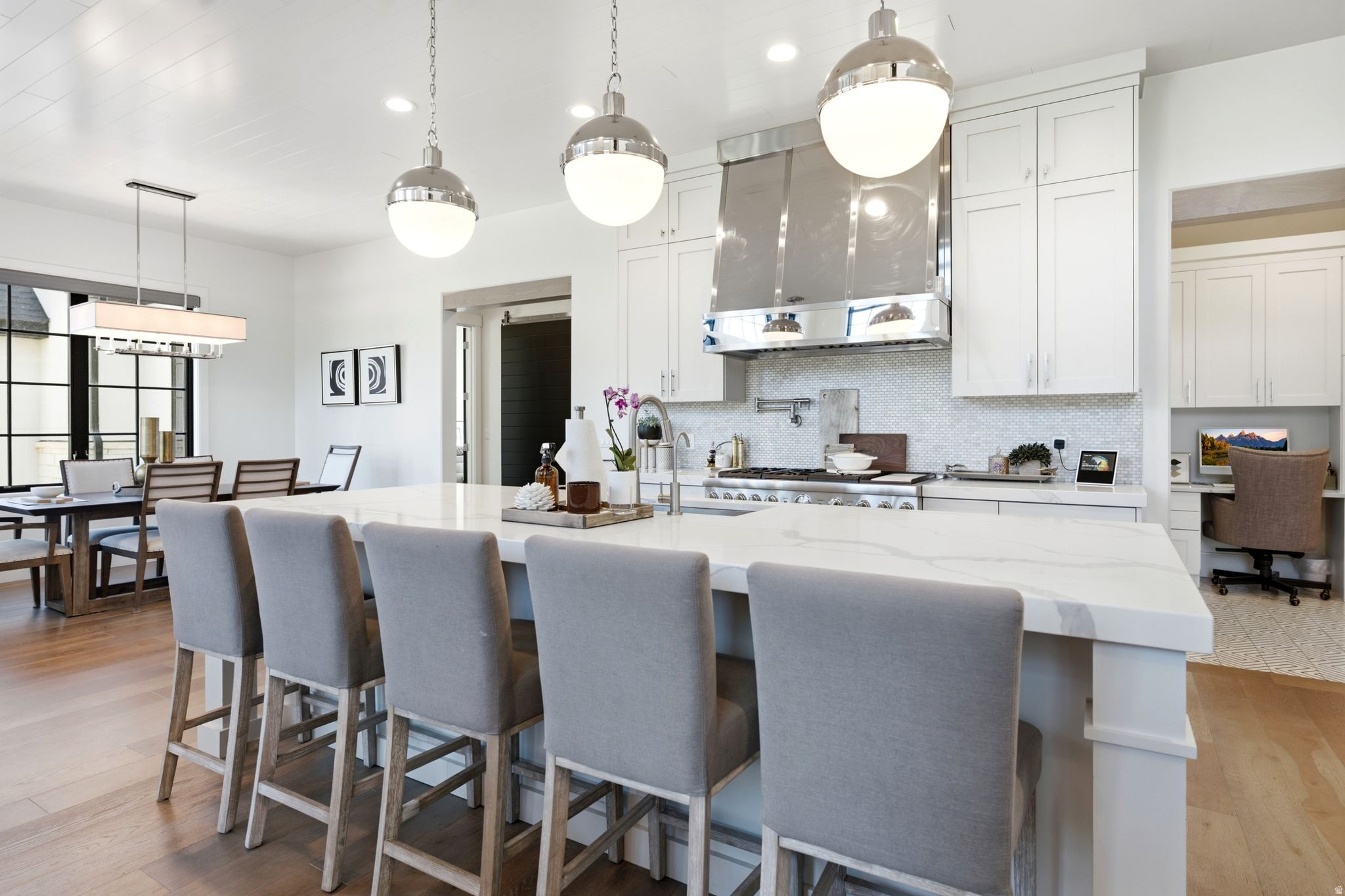 COUNTRY FRENCH ESTATES - Residential