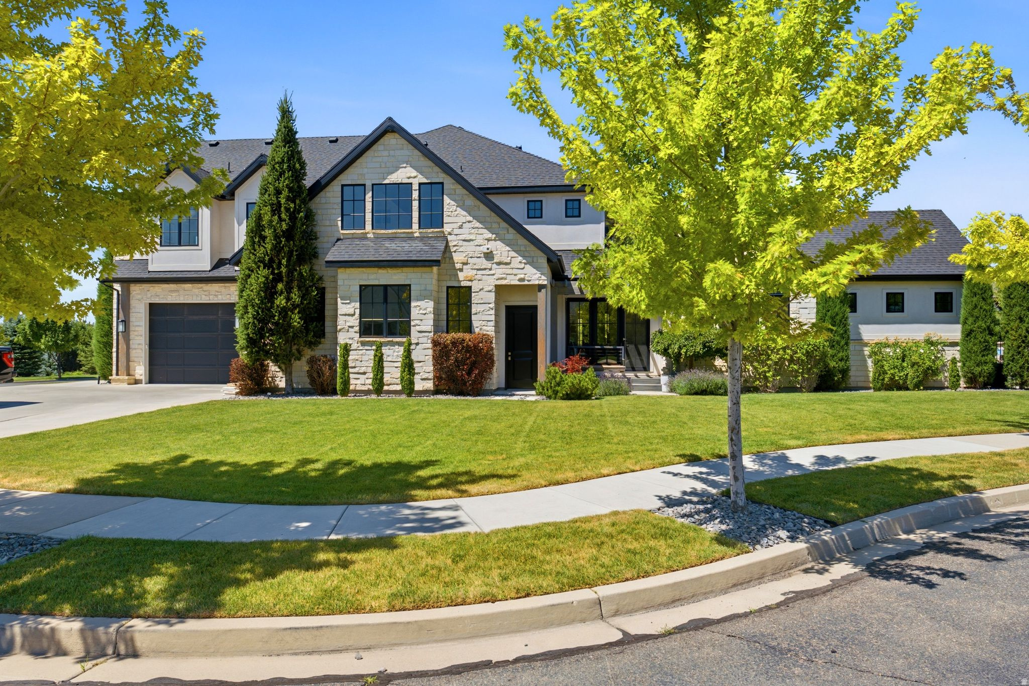 COUNTRY FRENCH ESTATES - Residential