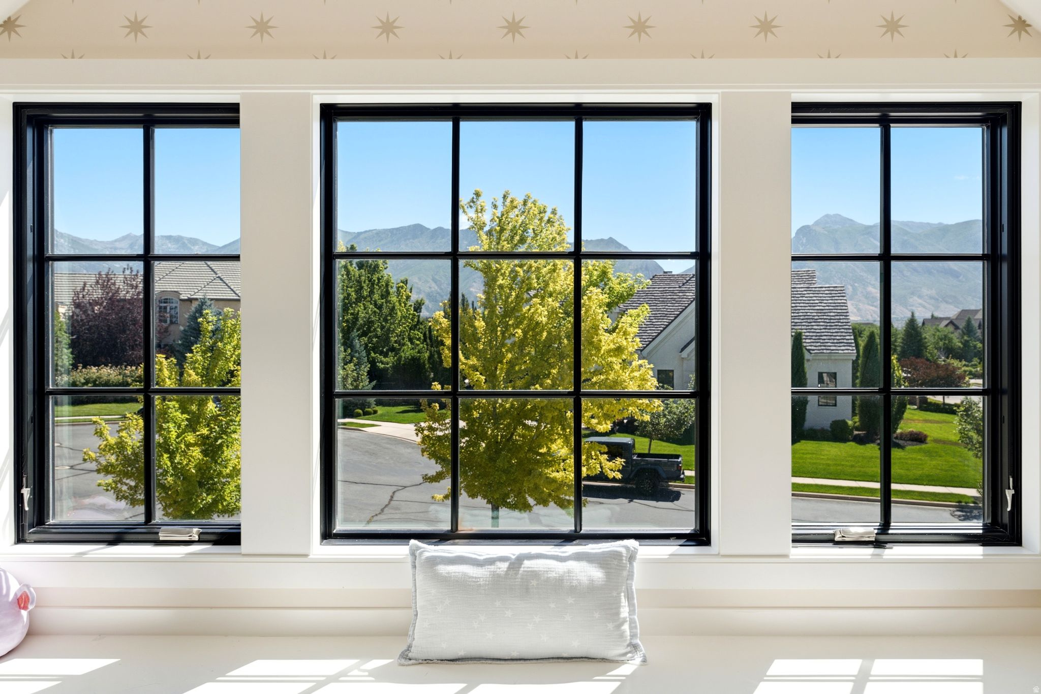 COUNTRY FRENCH ESTATES - Residential