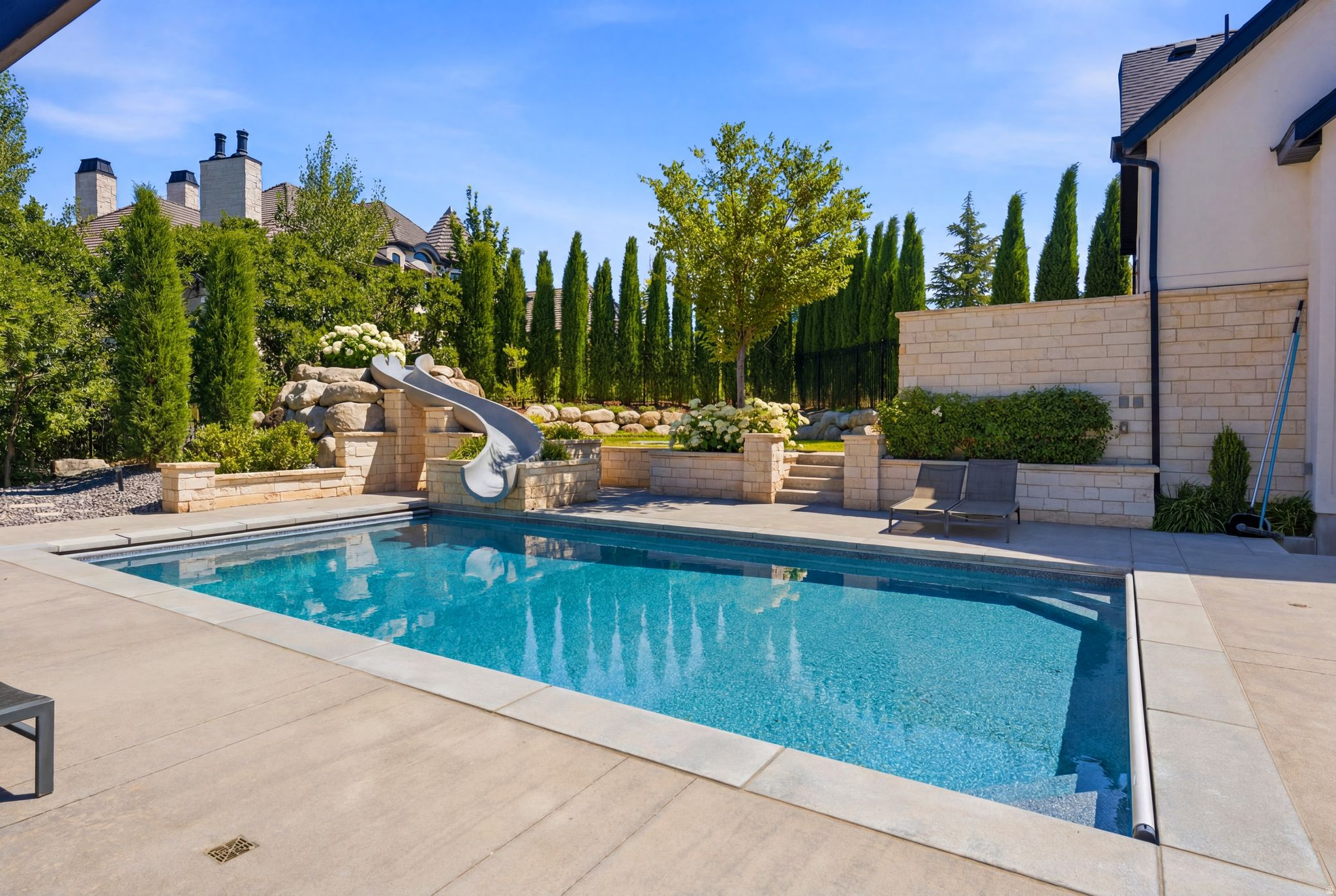 COUNTRY FRENCH ESTATES - Residential