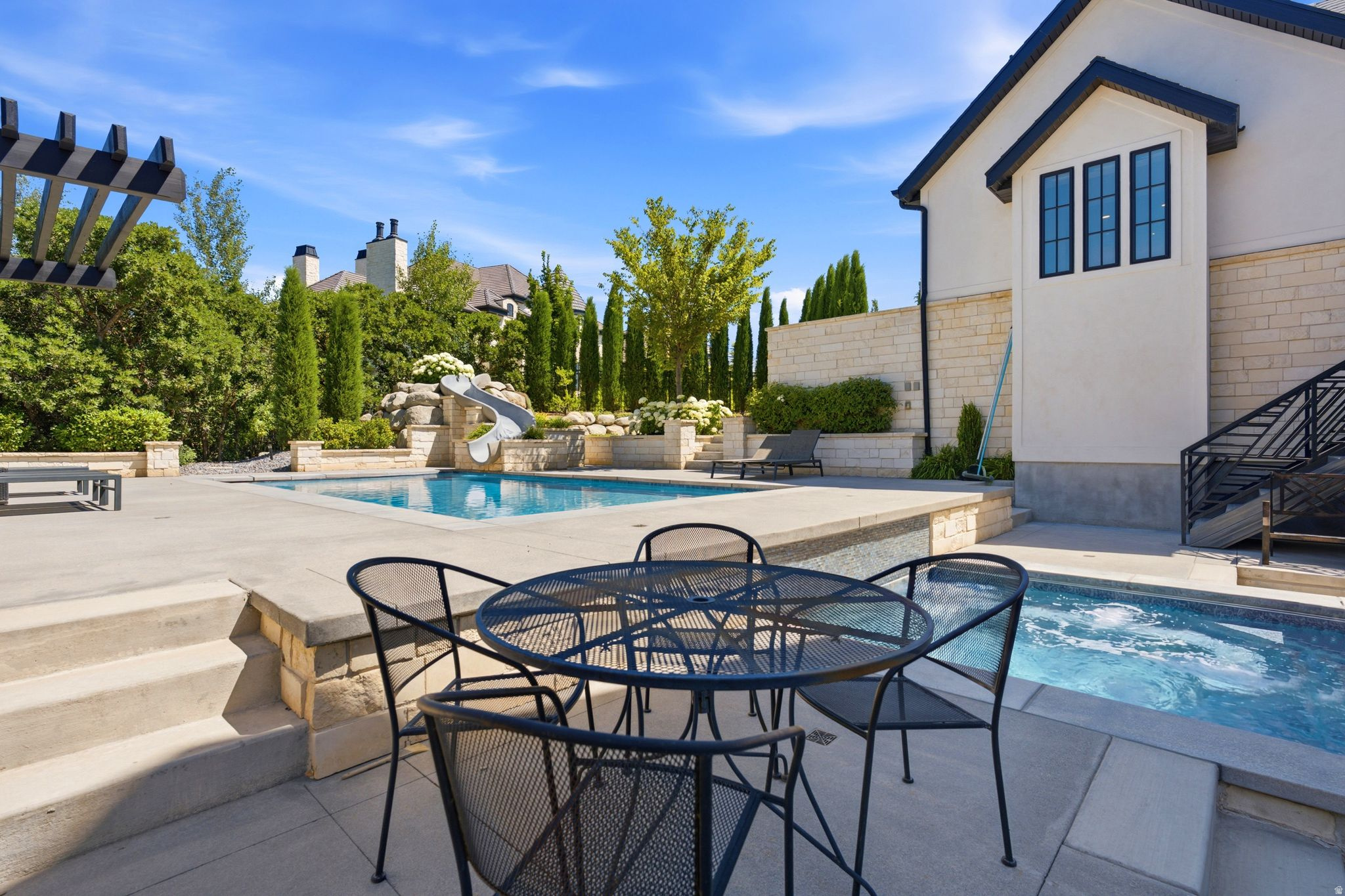COUNTRY FRENCH ESTATES - Residential
