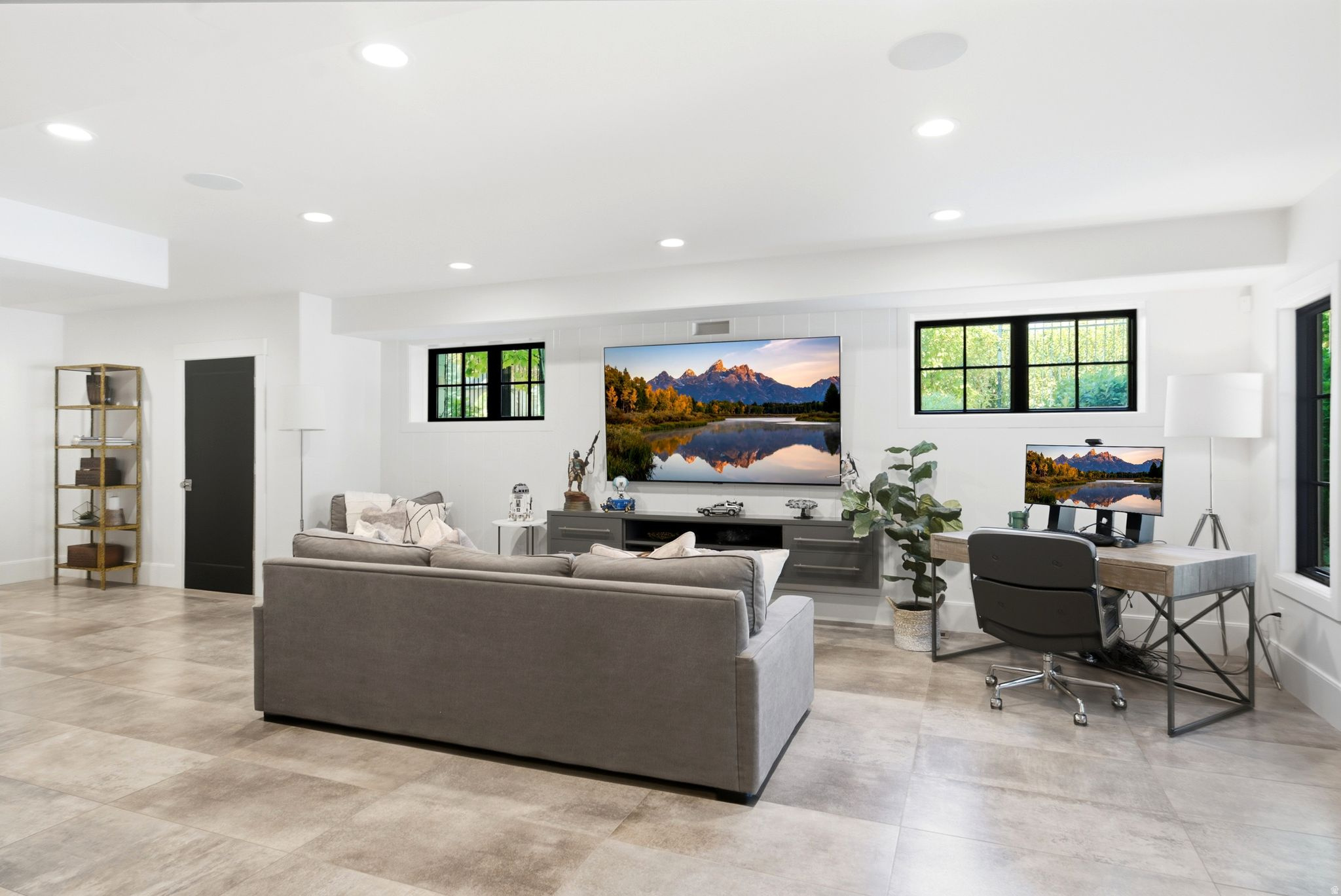 COUNTRY FRENCH ESTATES - Residential