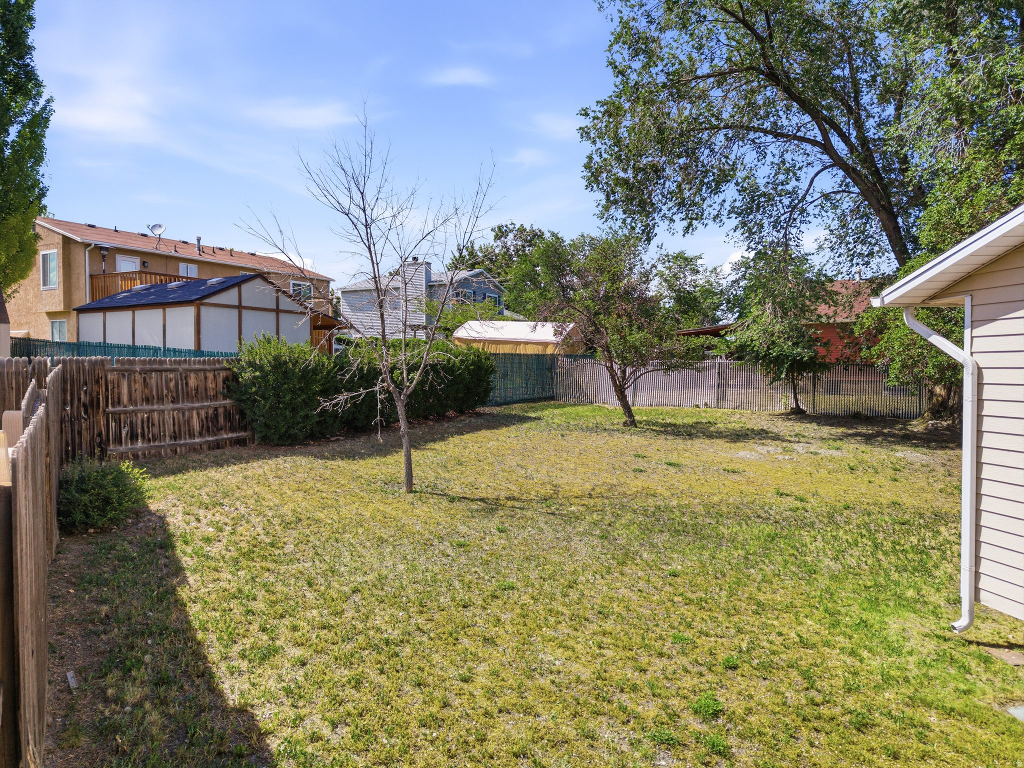 OQUIRRH SHADOWS - Residential