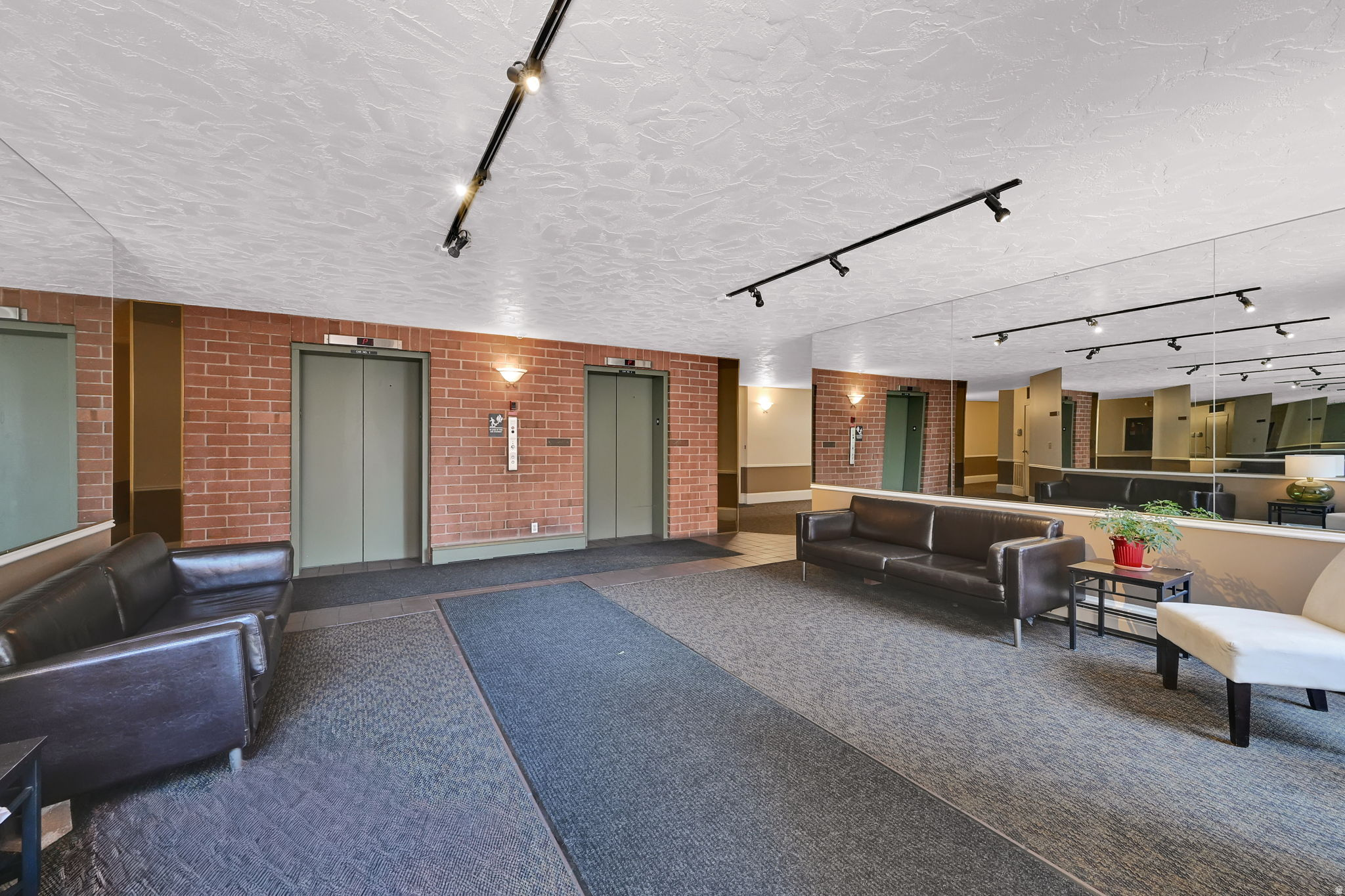 ARLINGTON PLACE - Residential