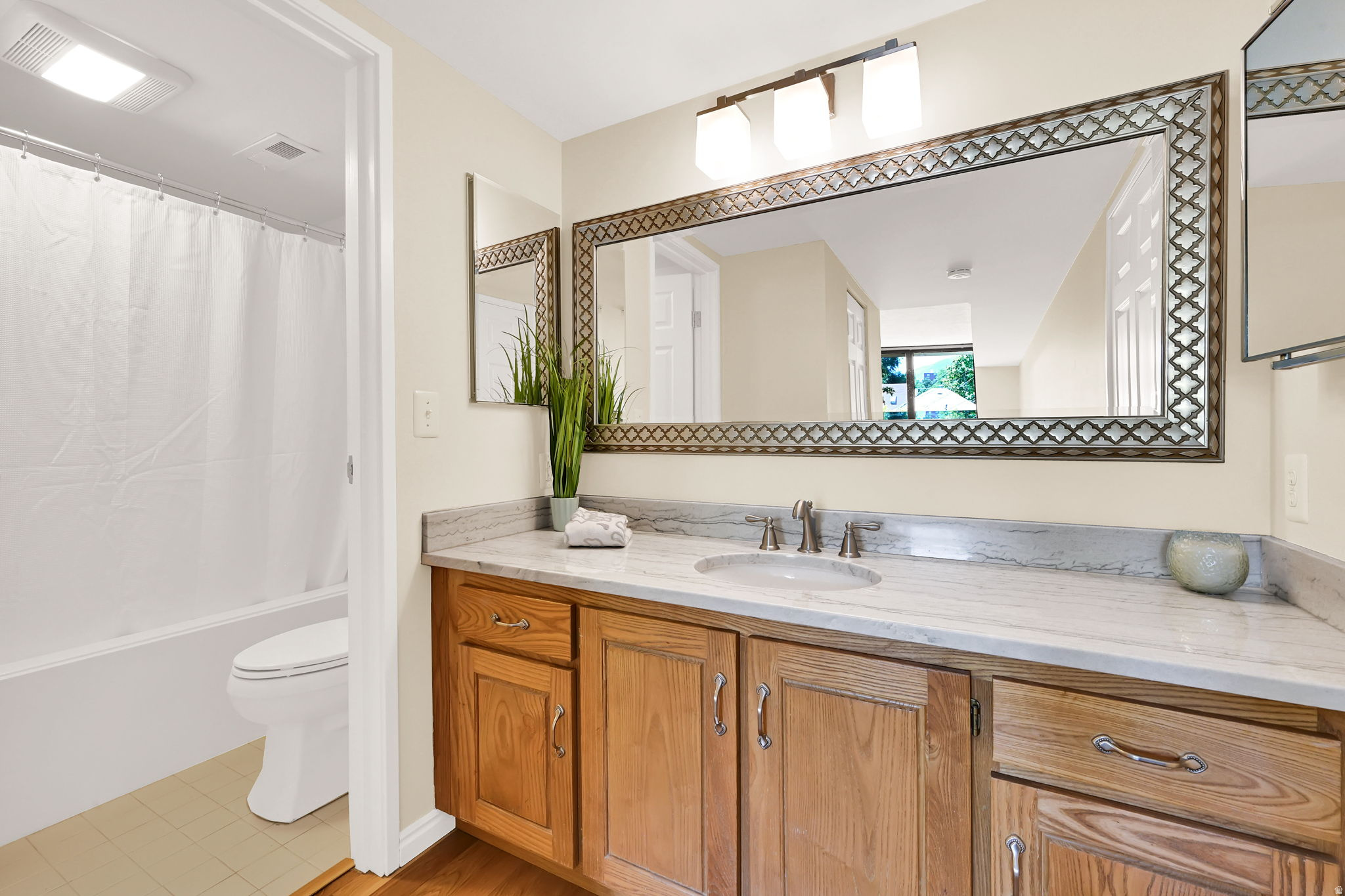 ARLINGTON PLACE - Residential