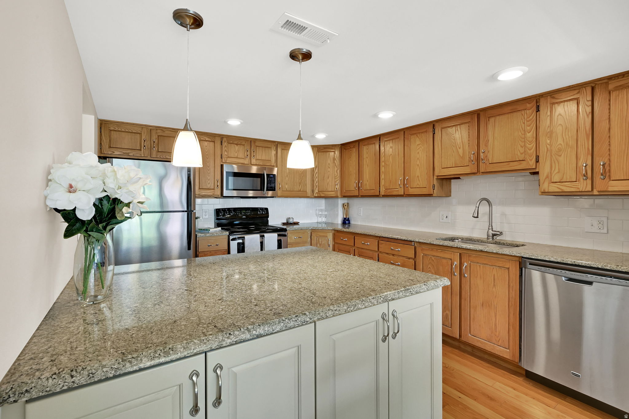 ARLINGTON PLACE - Residential