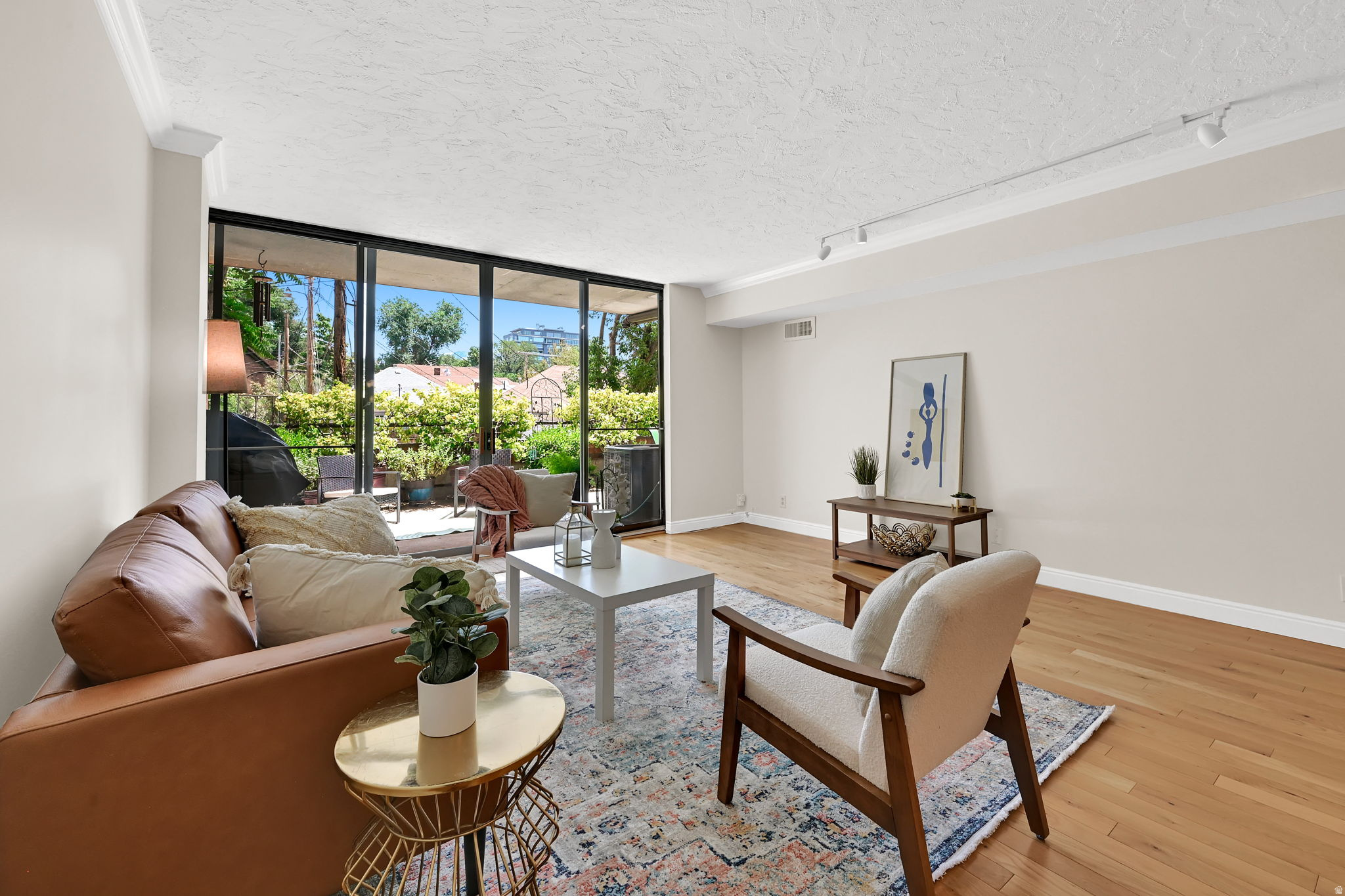 ARLINGTON PLACE - Residential