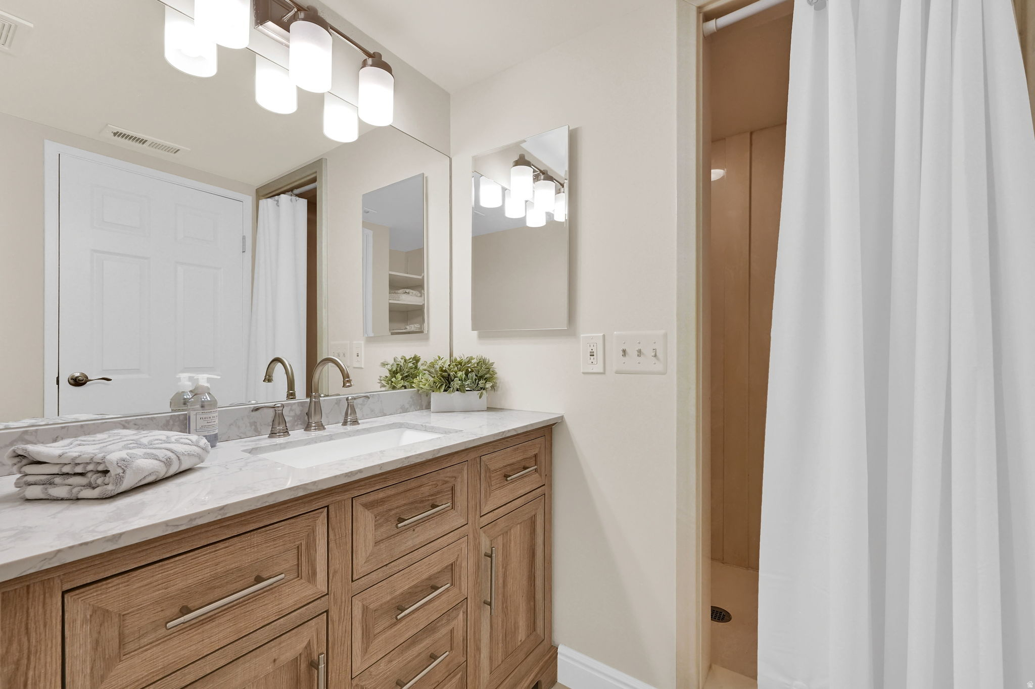 ARLINGTON PLACE - Residential