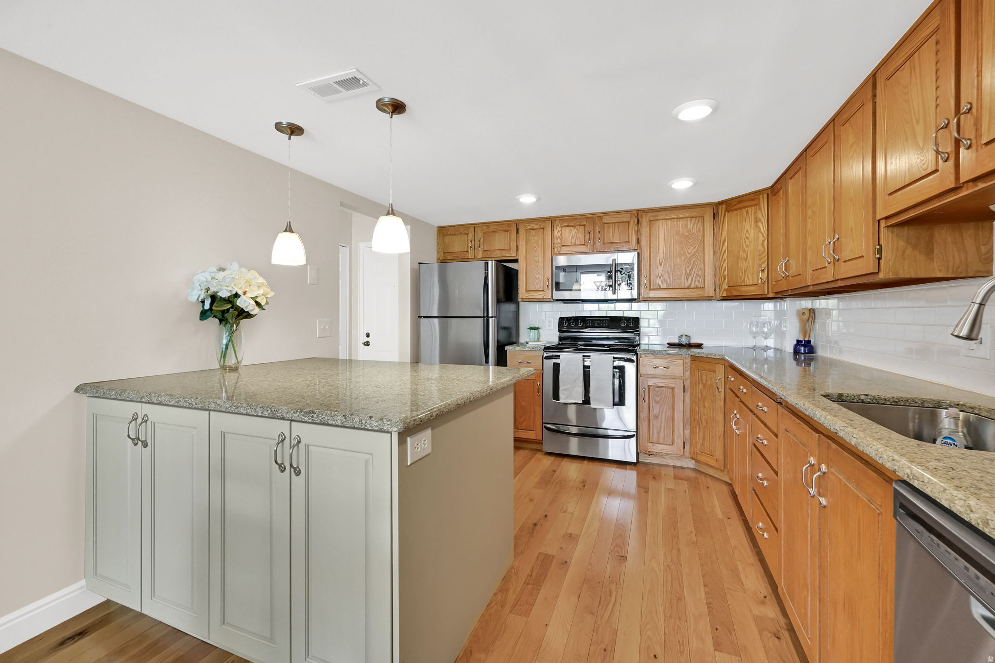 ARLINGTON PLACE - Residential