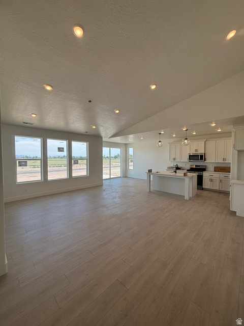 LEGENDS CROSSING - Residential
