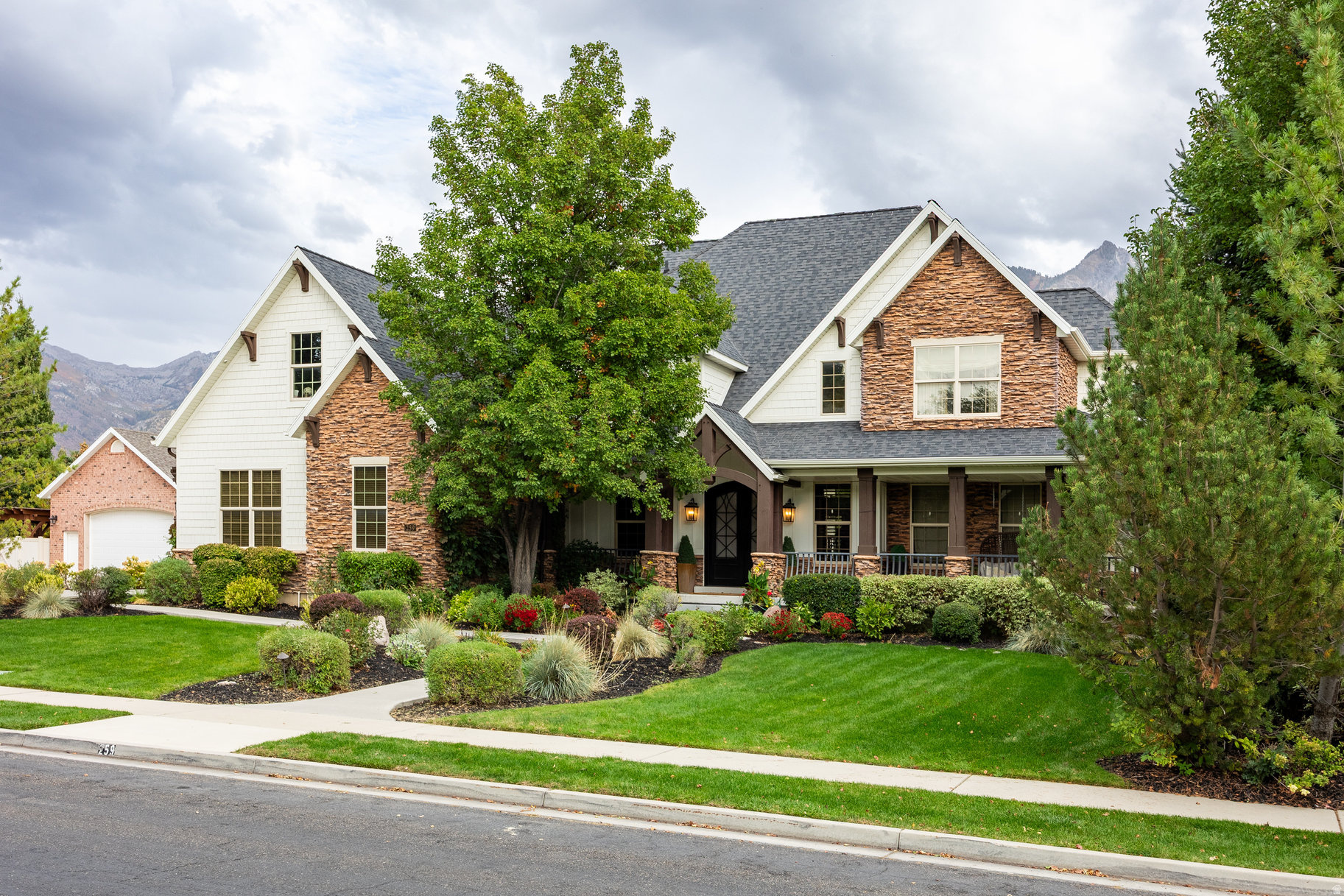 TWIN RIVERS ESTATES - Residential