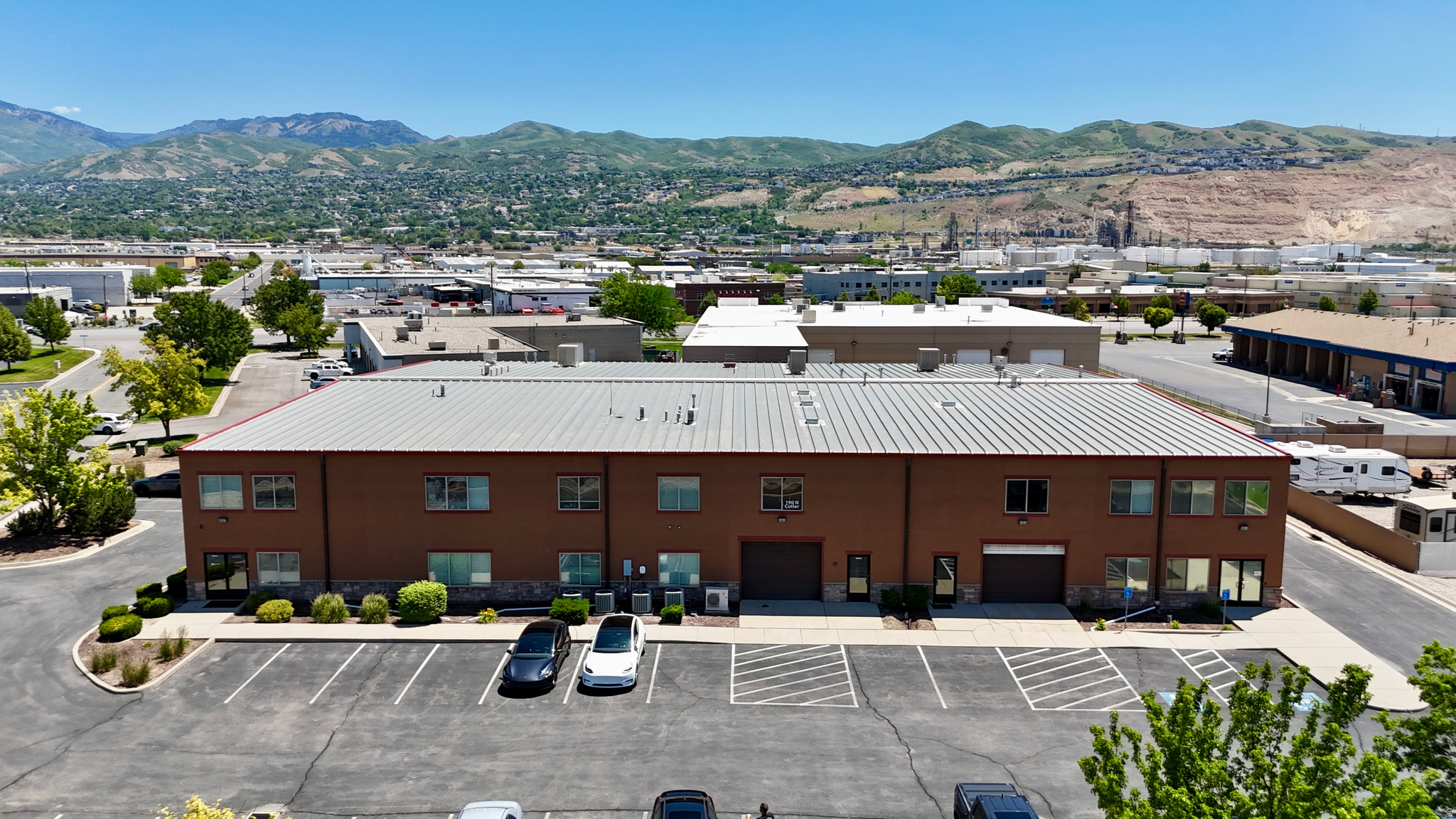 NORTH WOODS BUSINESS PARK - Commercial Lease