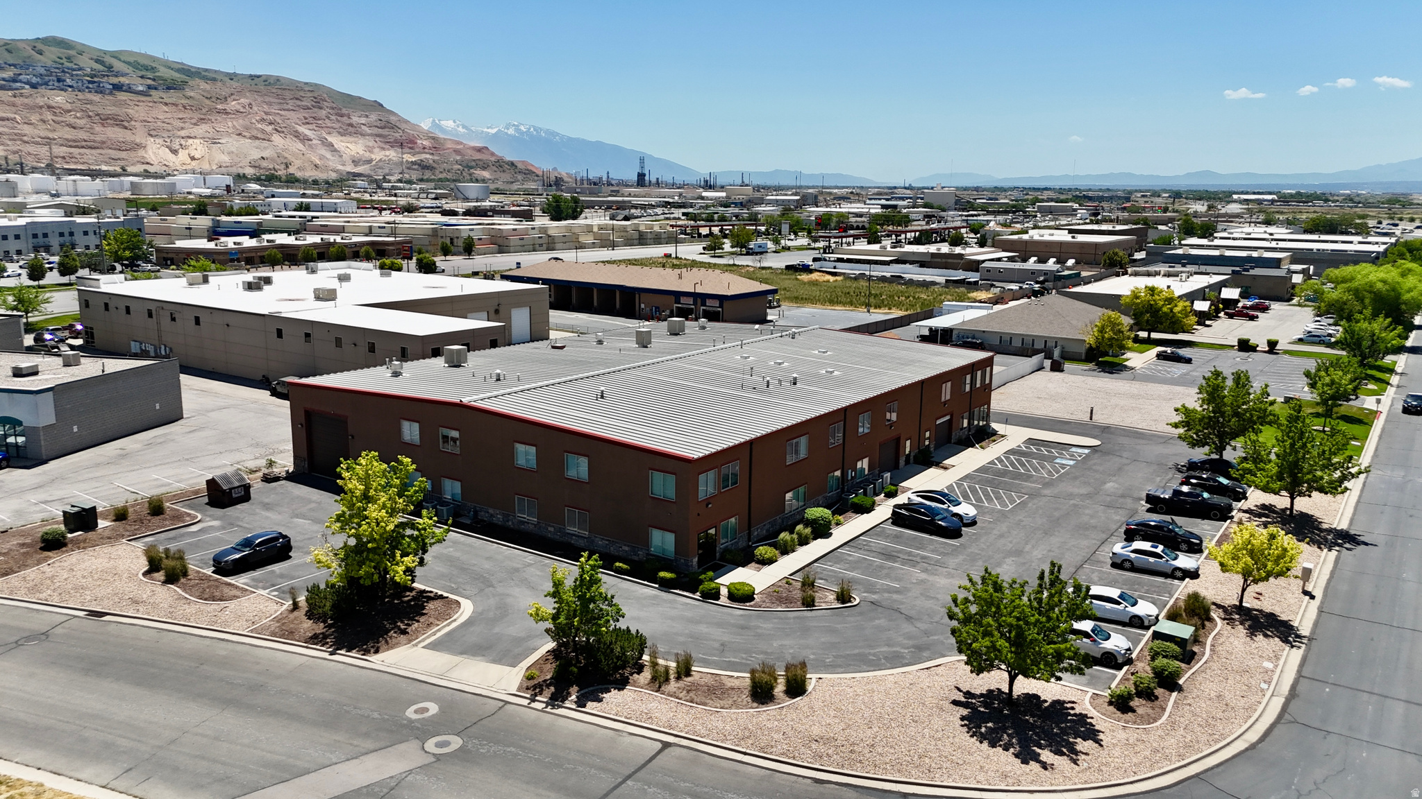 NORTH WOODS BUSINESS PARK - Commercial Lease