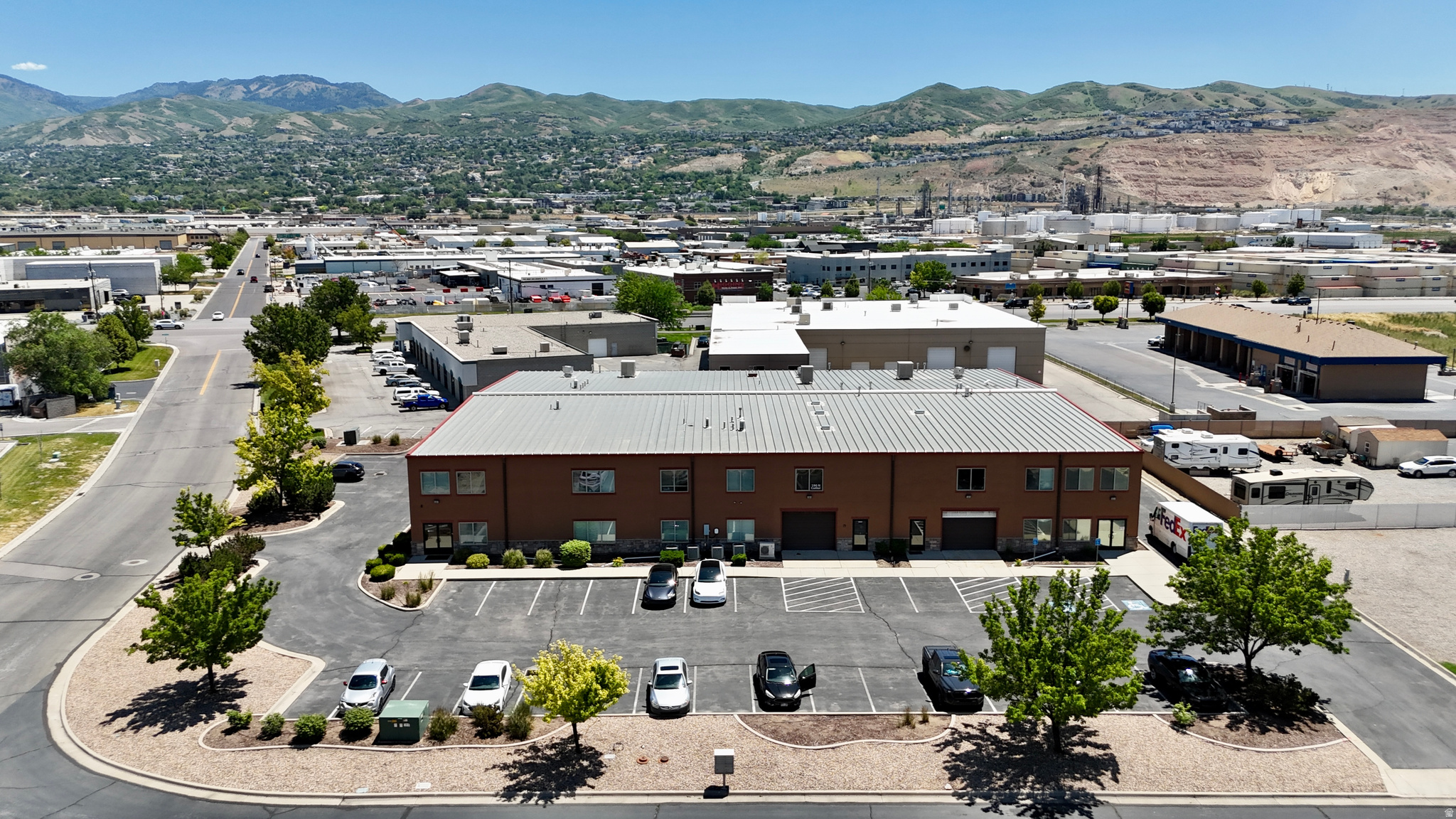 NORTH WOODS BUSINESS PARK - Commercial Lease