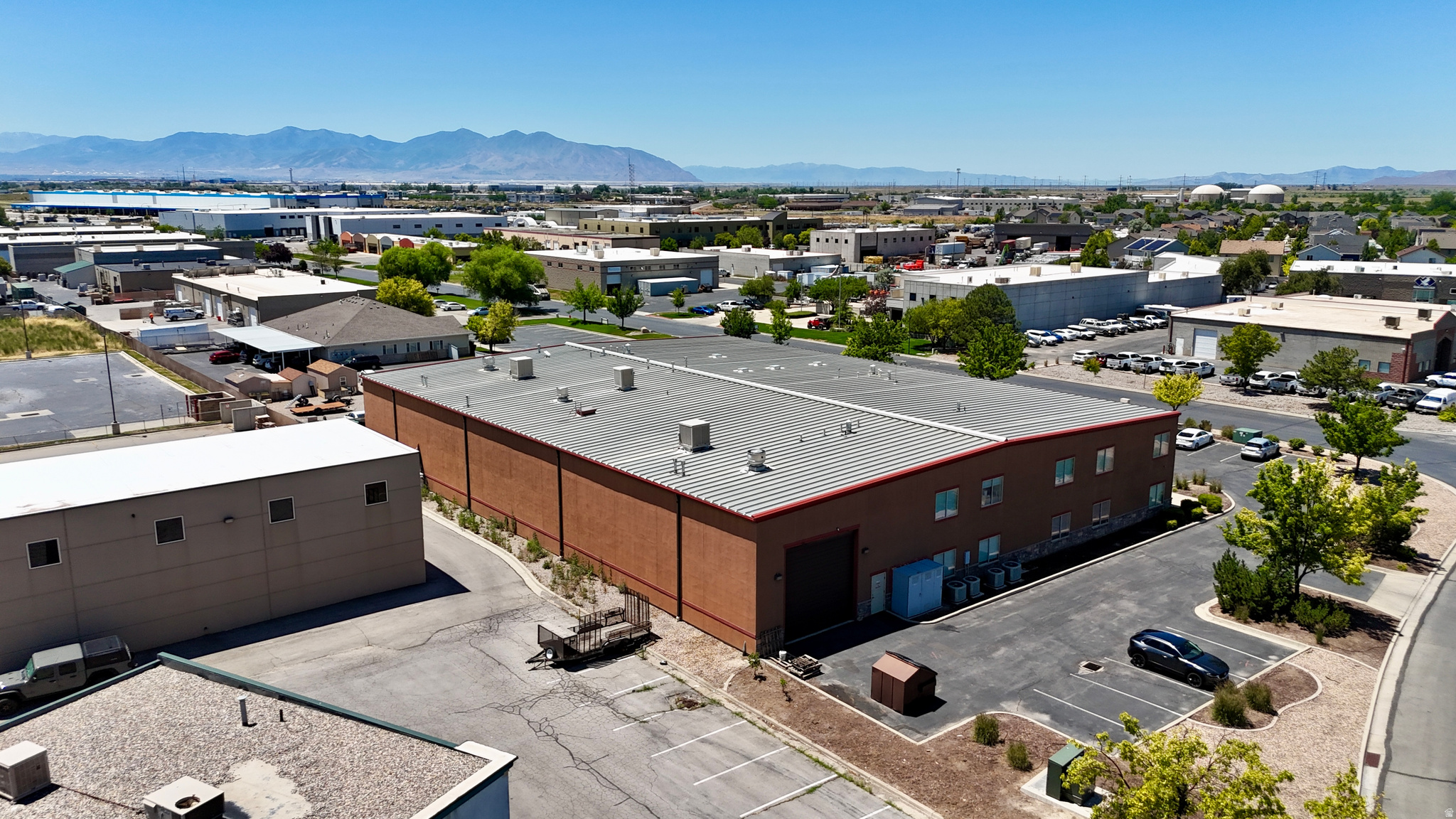 NORTH WOODS BUSINESS PARK - Commercial Lease