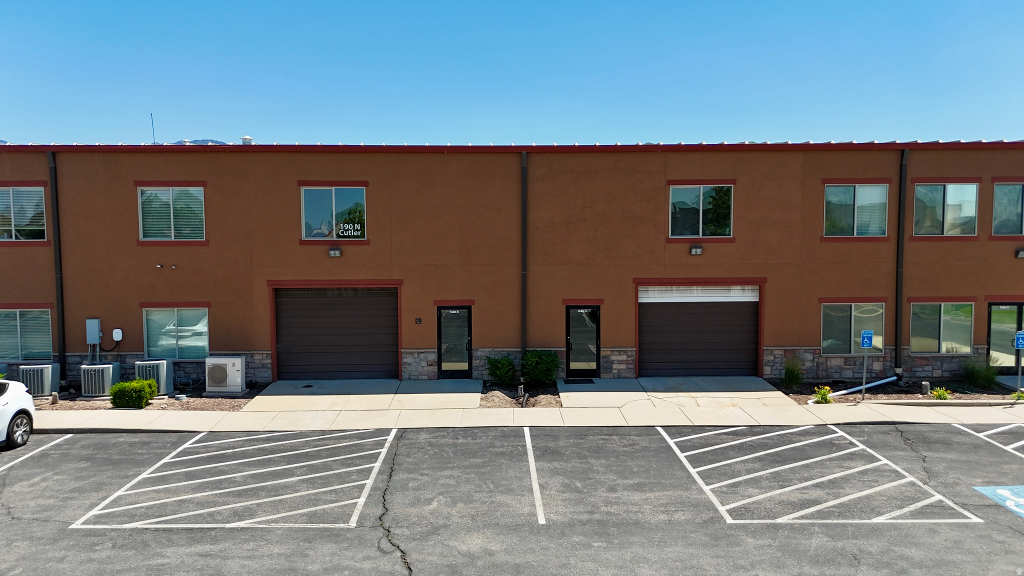 NORTH WOODS BUSINESS PARK - Commercial Lease
