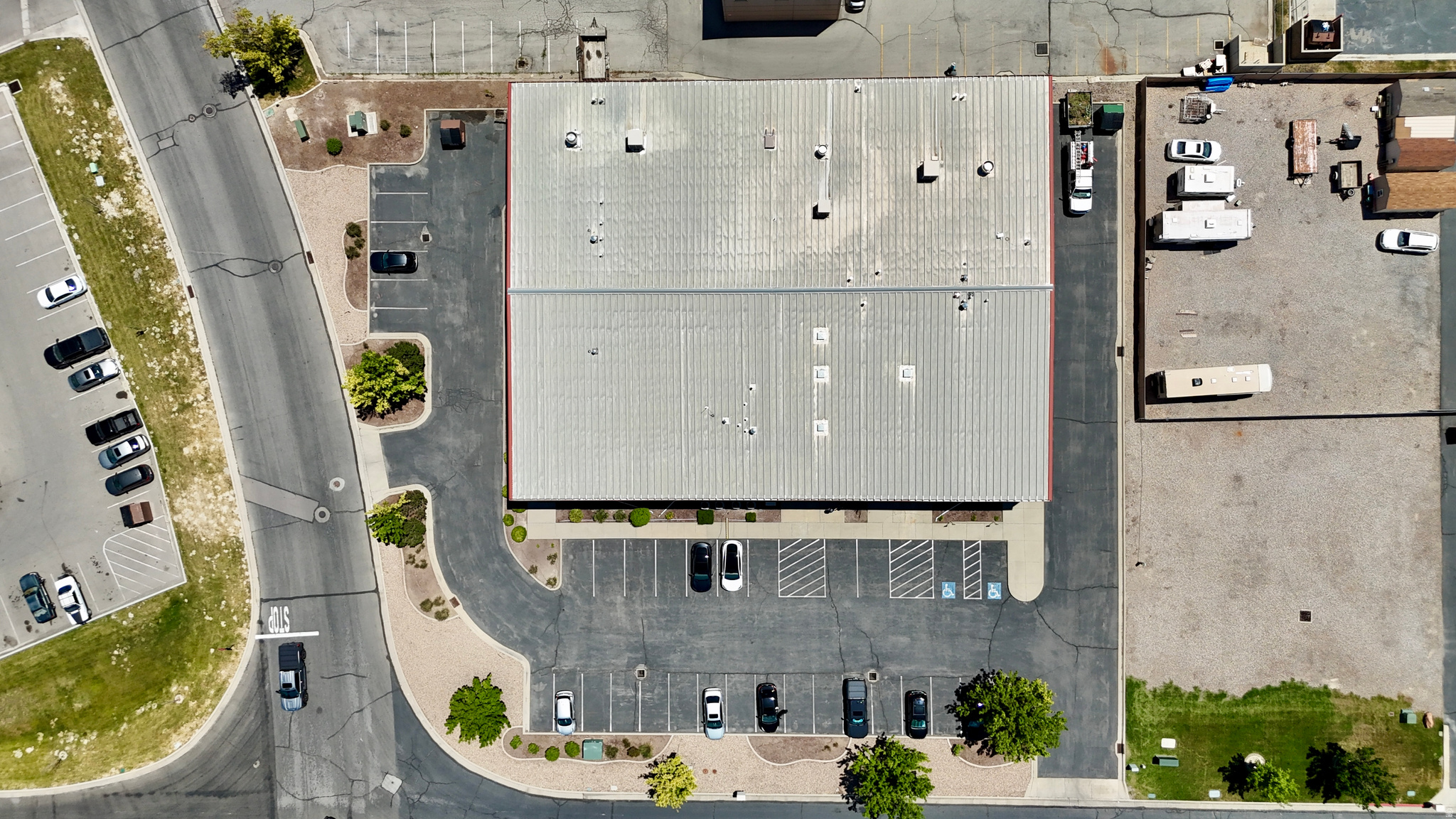 NORTH WOODS BUSINESS PARK - Commercial Lease