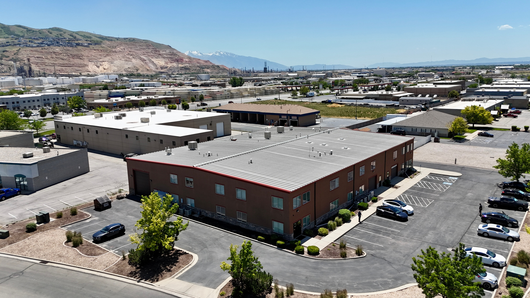 NORTH WOODS BUSINESS PARK - Commercial Lease