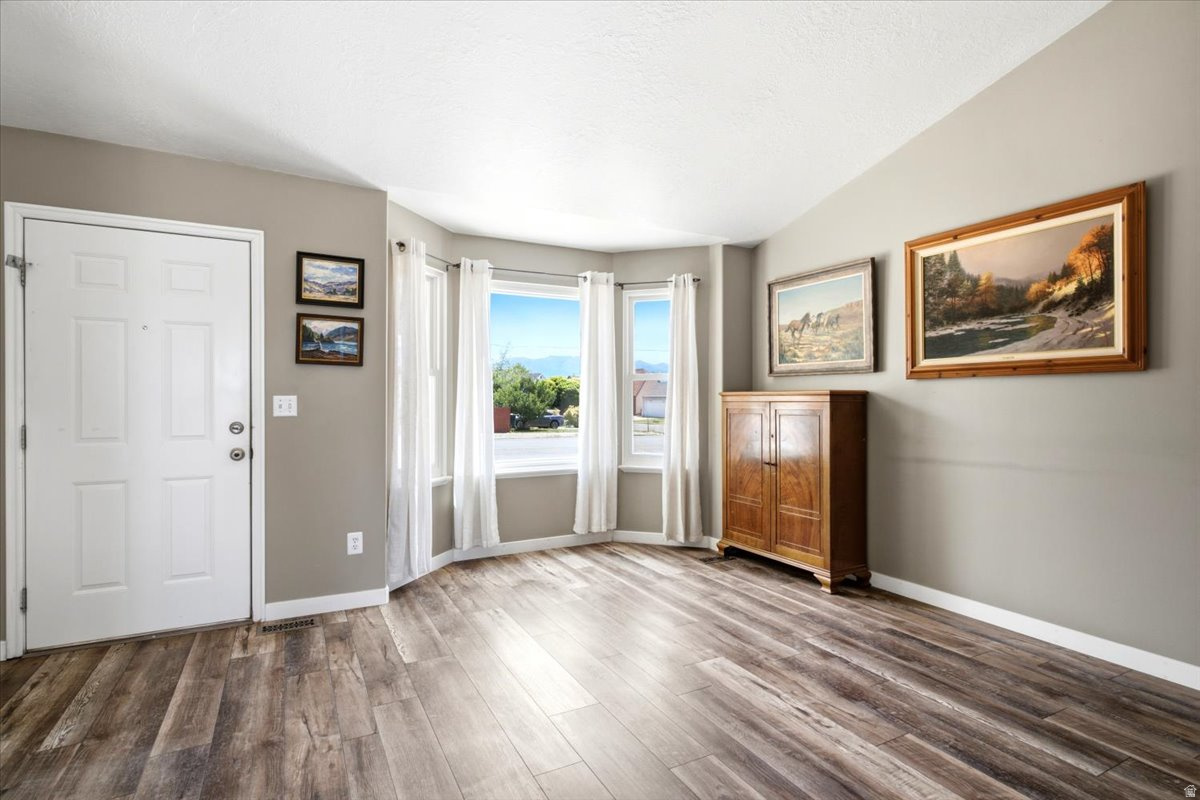 COUNTRY ACRES - Residential