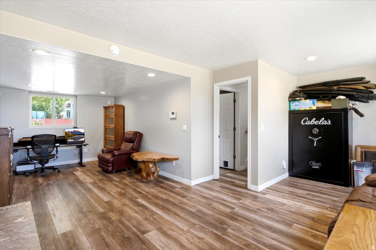 COUNTRY ACRES - Residential