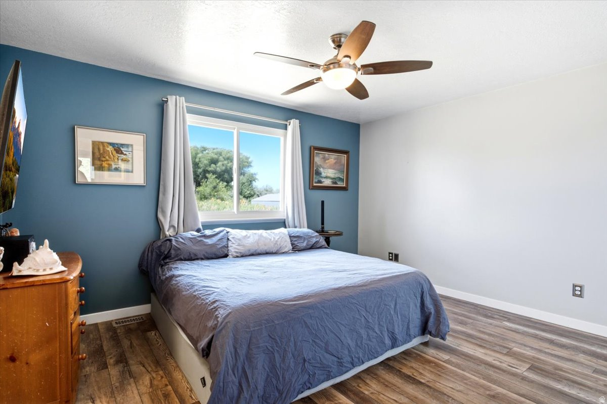 COUNTRY ACRES - Residential