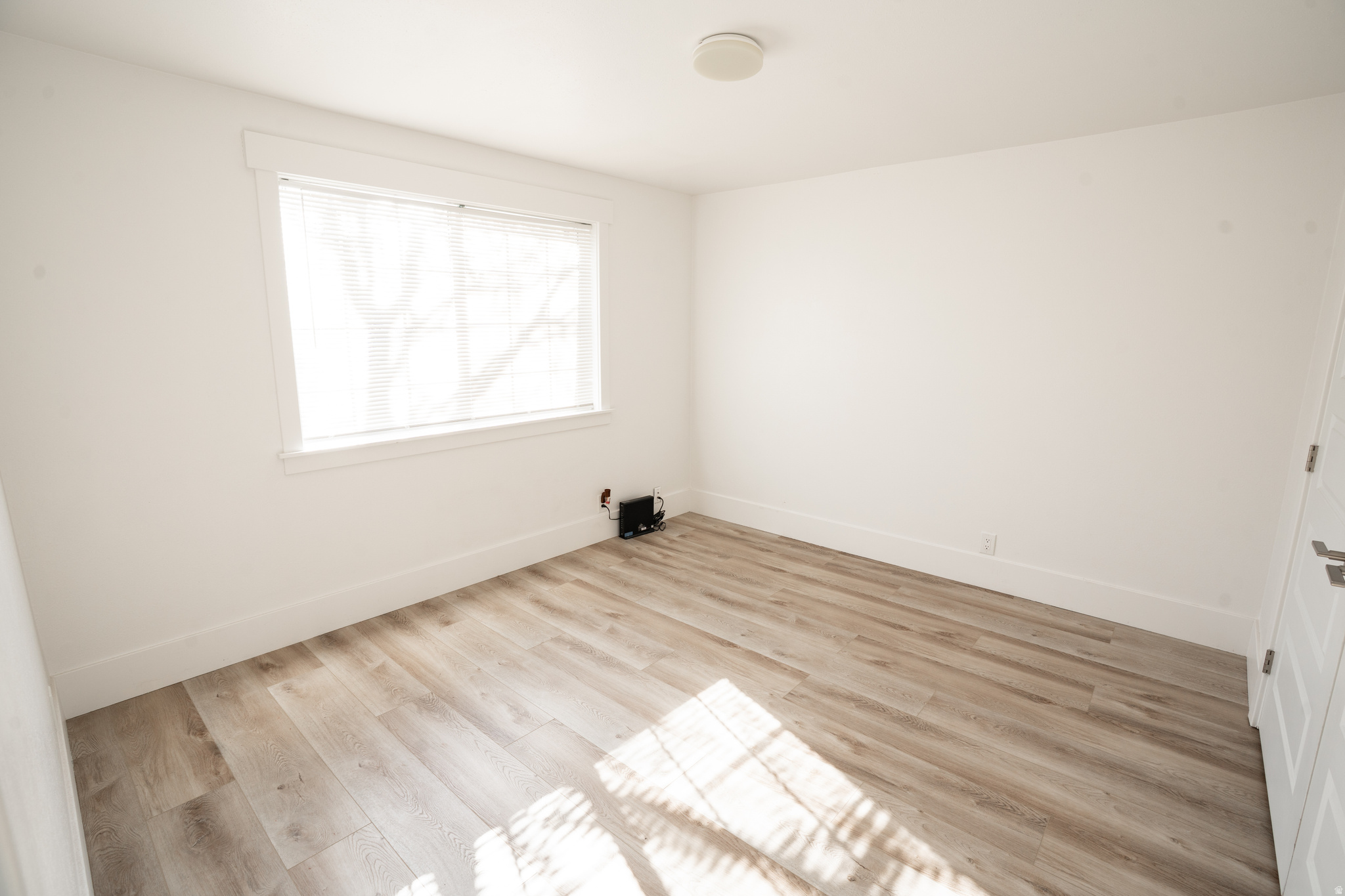 LINDENBROOK CONDOS - Residential
