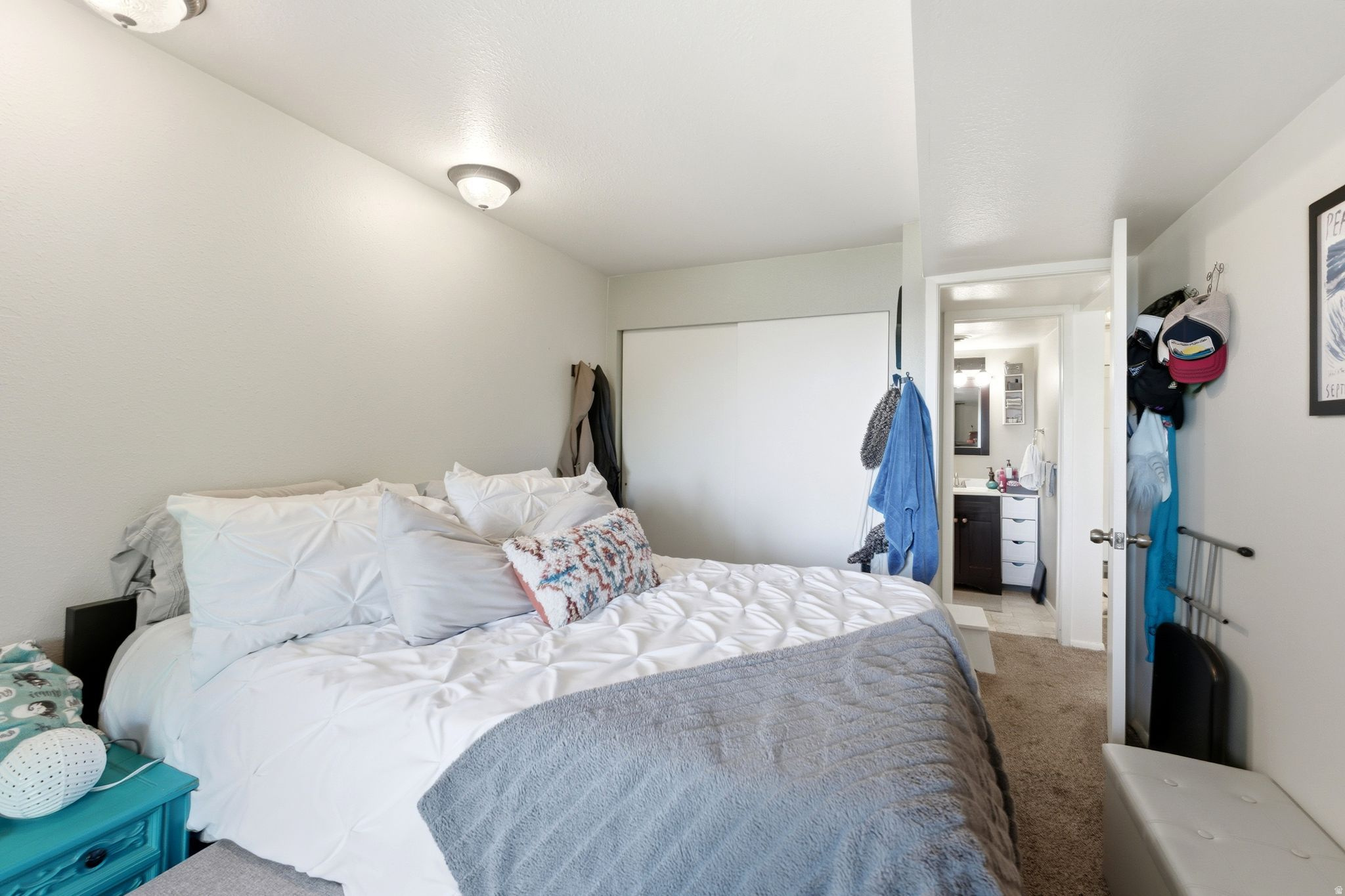 GOVERNORS SQUARE - Residential
