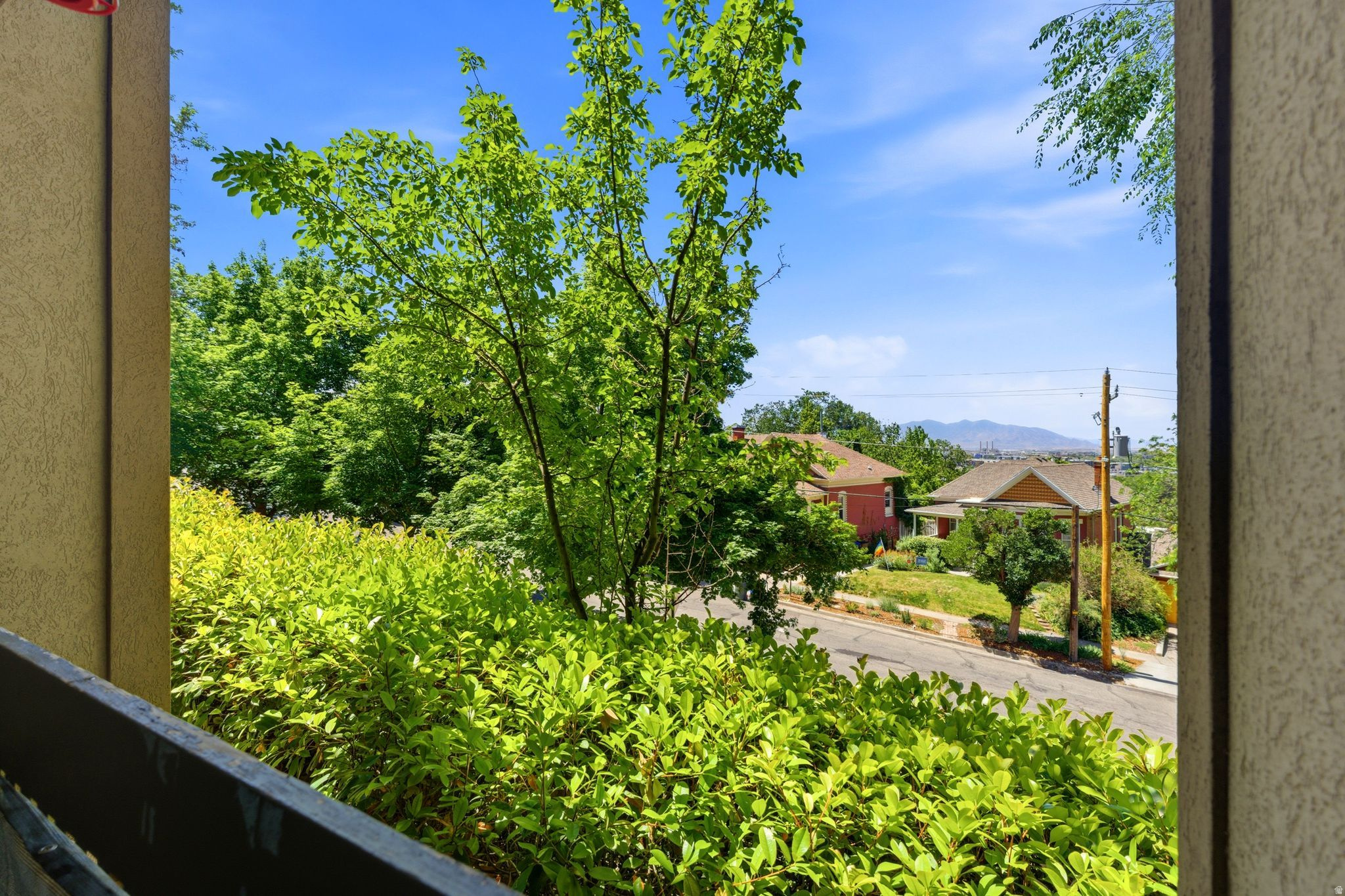 GOVERNORS SQUARE - Residential