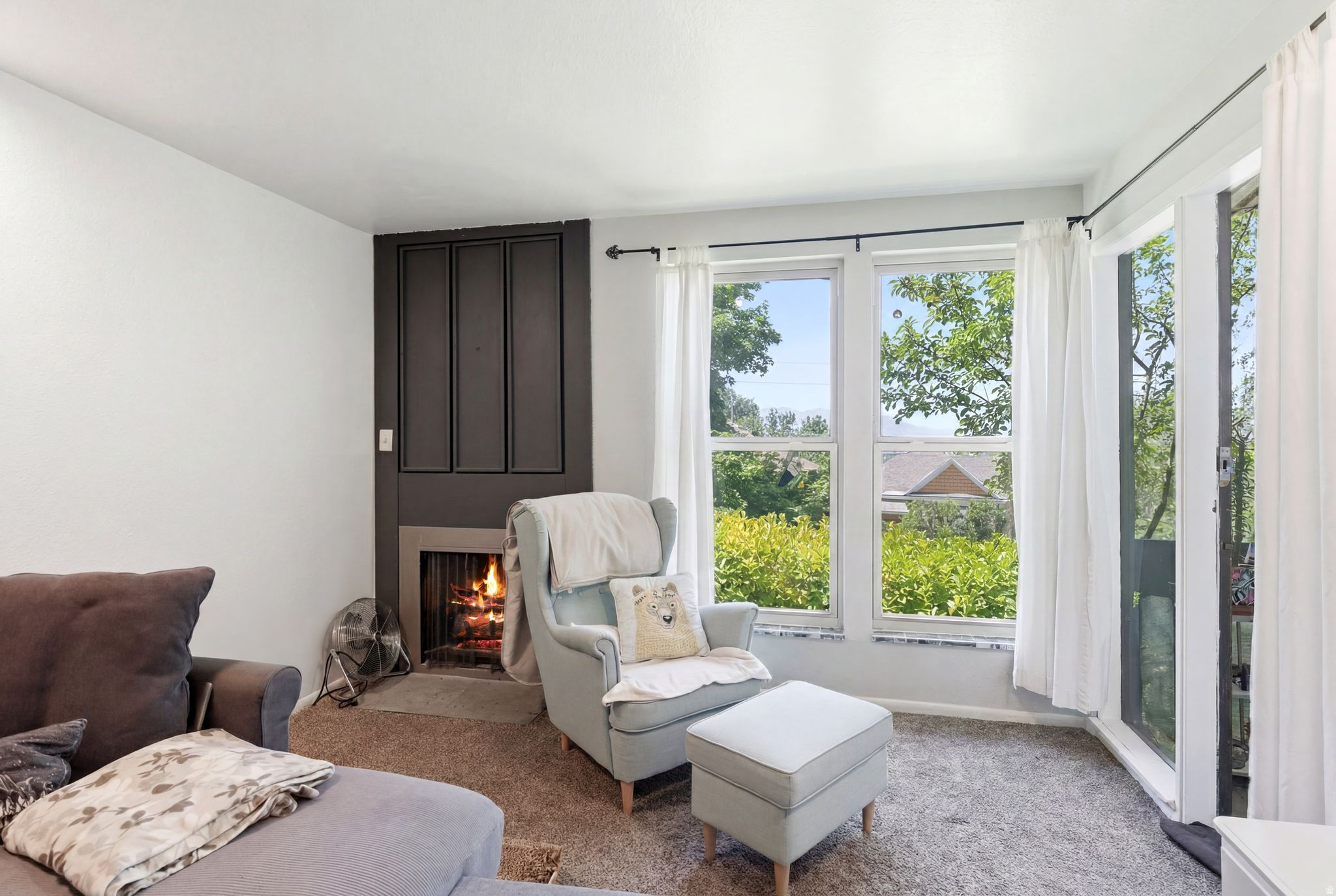 GOVERNORS SQUARE - Residential