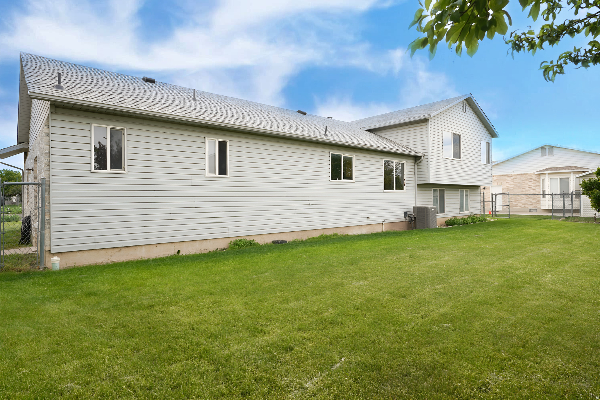 WOODMERE ESTATES 01 - Residential