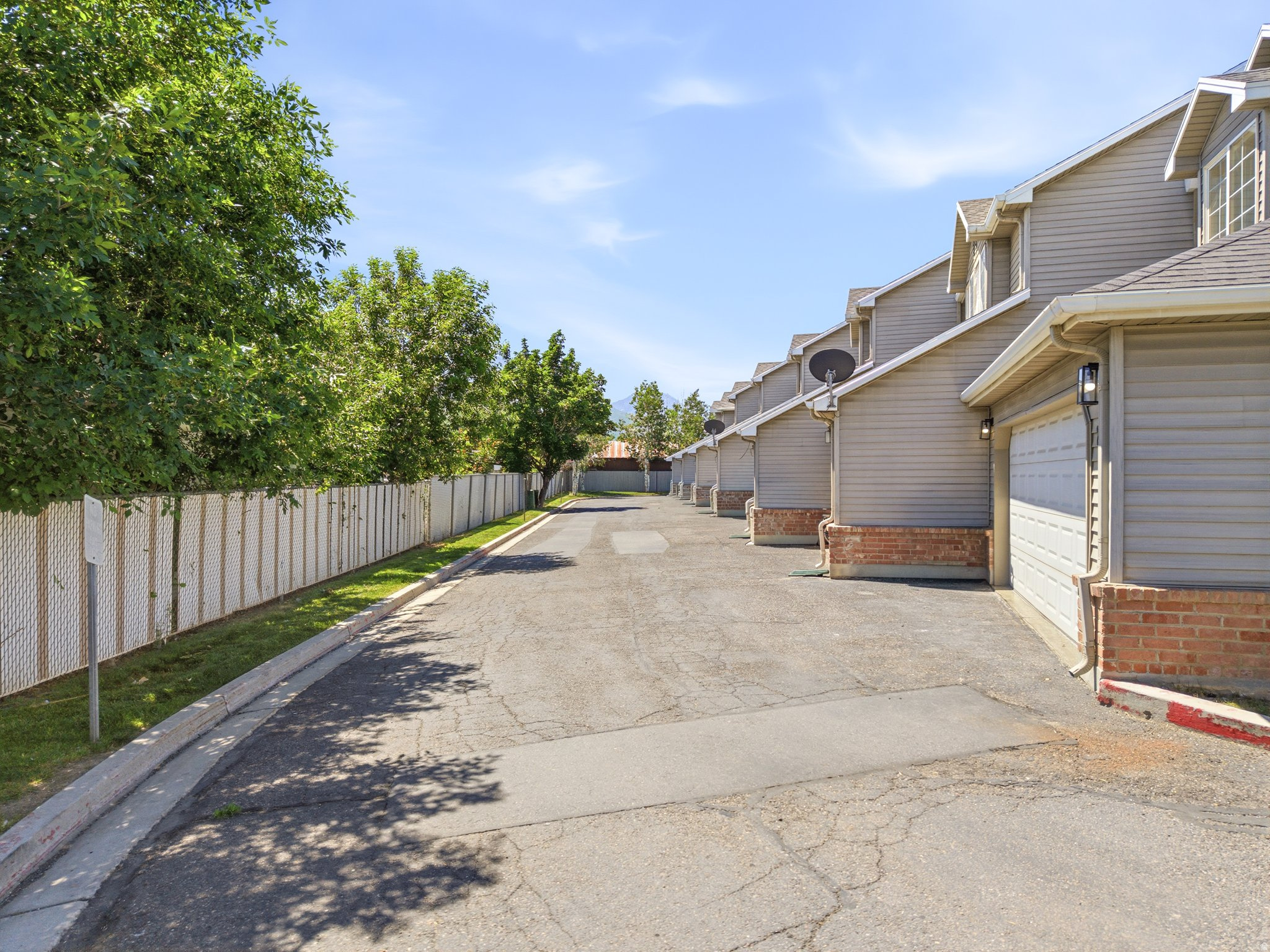 MAJESTIC MEADOWS TOWNHOMES - Residential