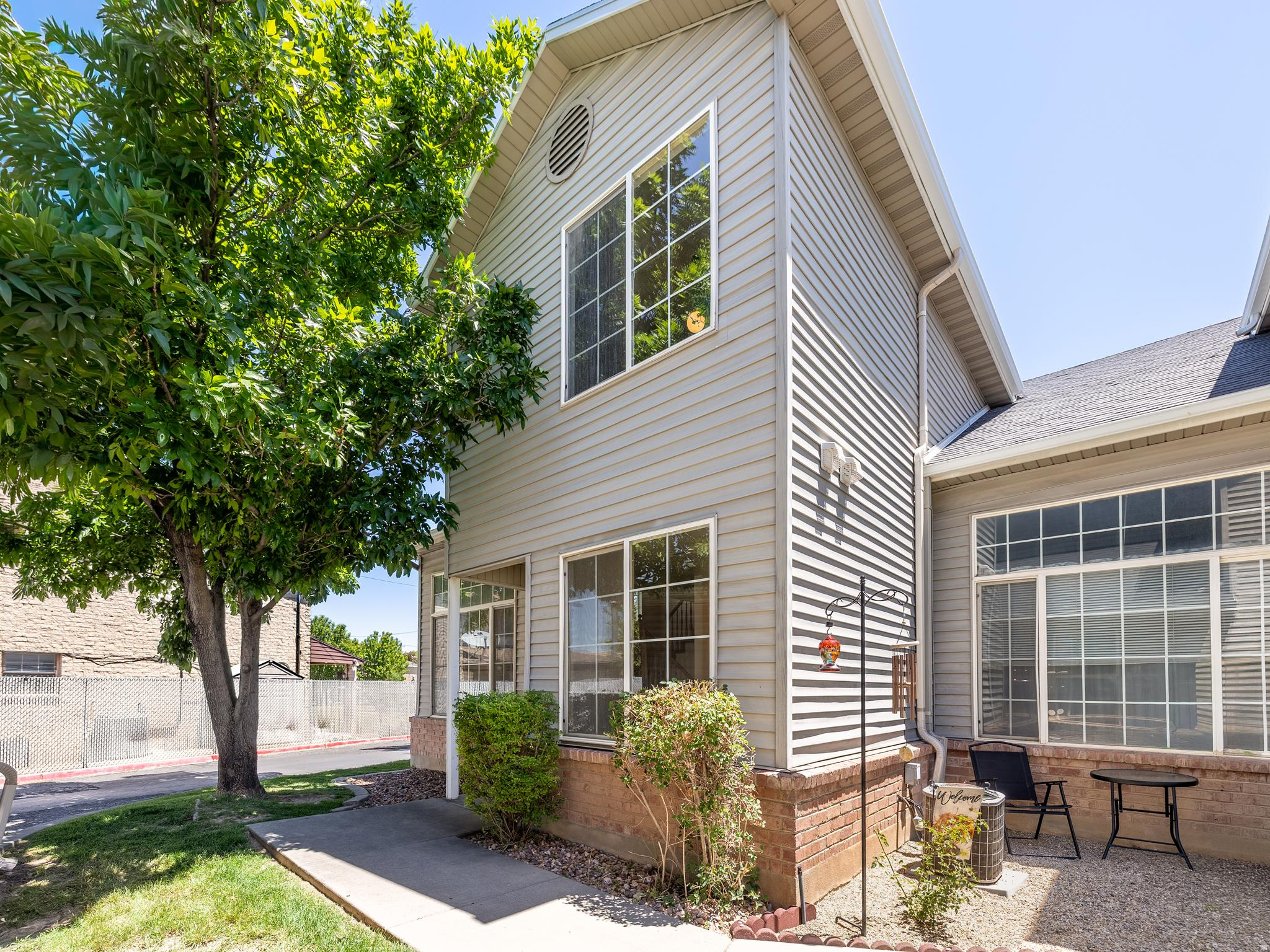 MAJESTIC MEADOWS TOWNHOMES - Residential