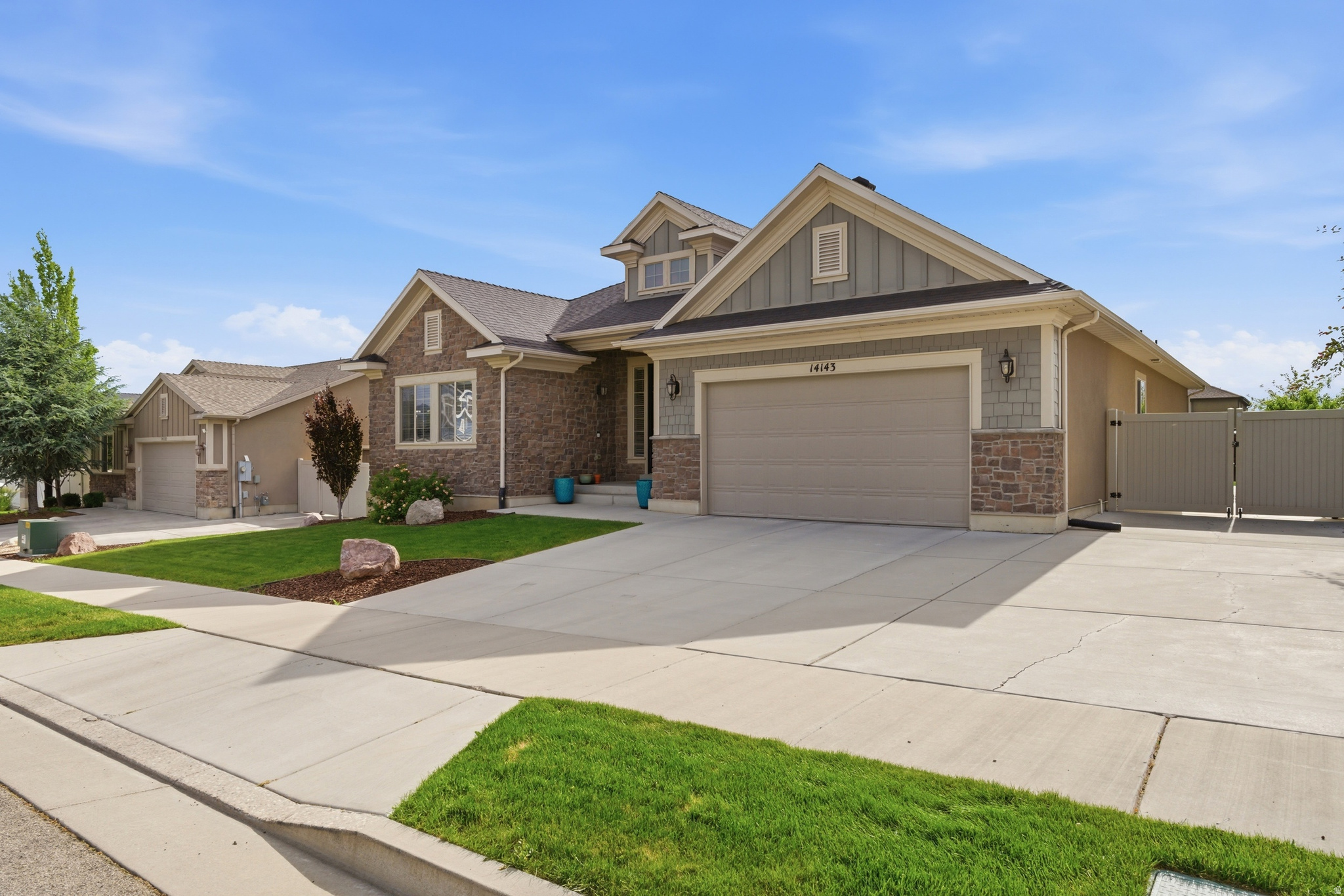 DESERT CREEK - Residential
